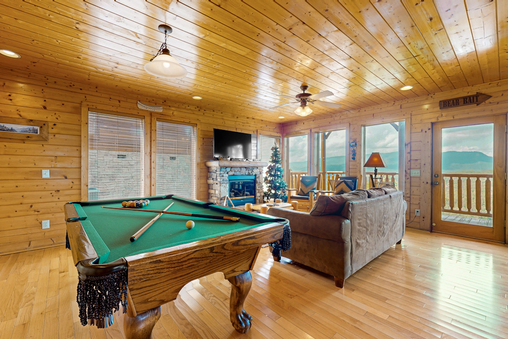 Spacious Family Friendly Getaway・Mtn View・Games