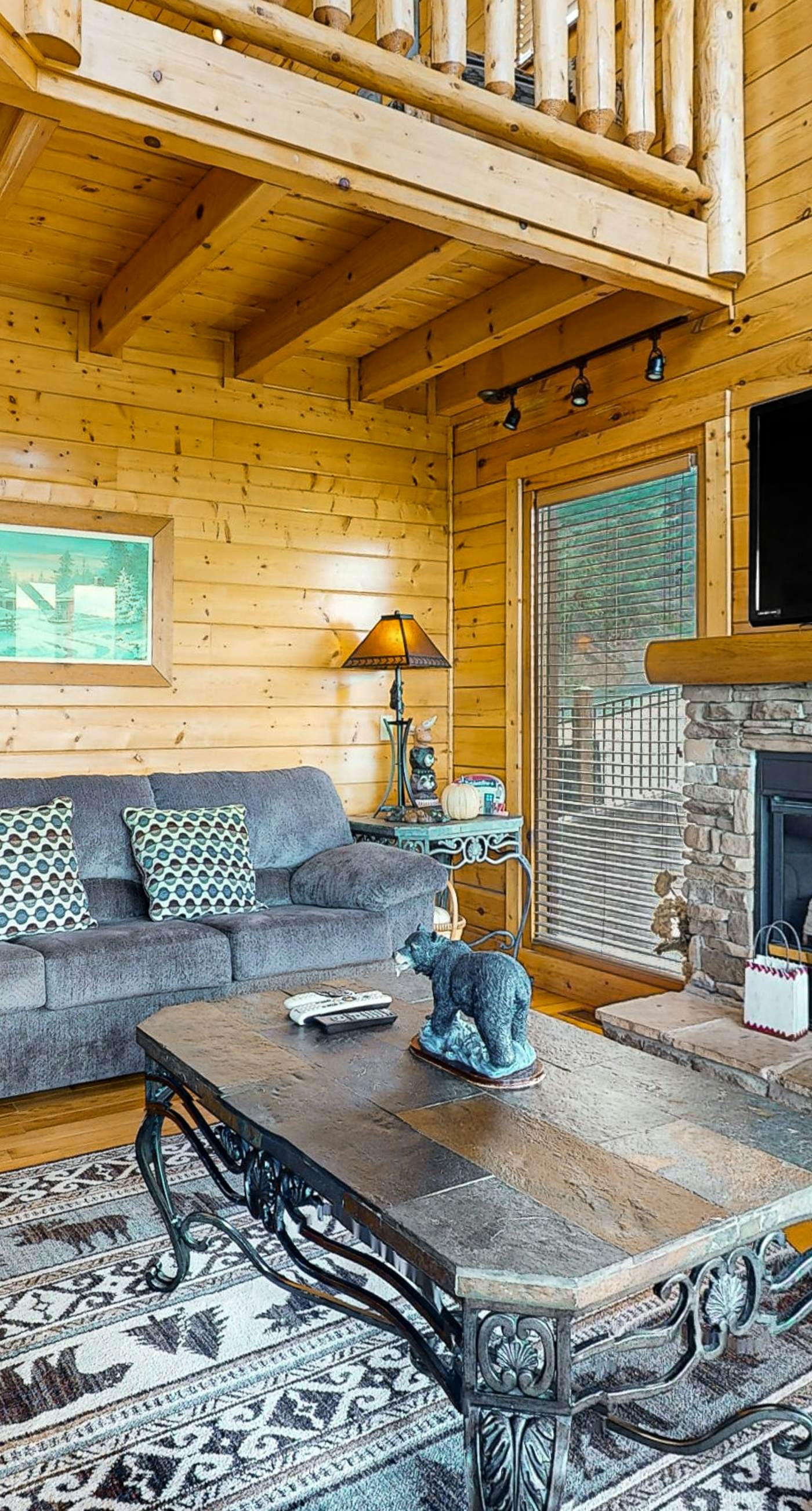Off The Grid Mtn Cabin, Sleeps 10, Game Table, Views