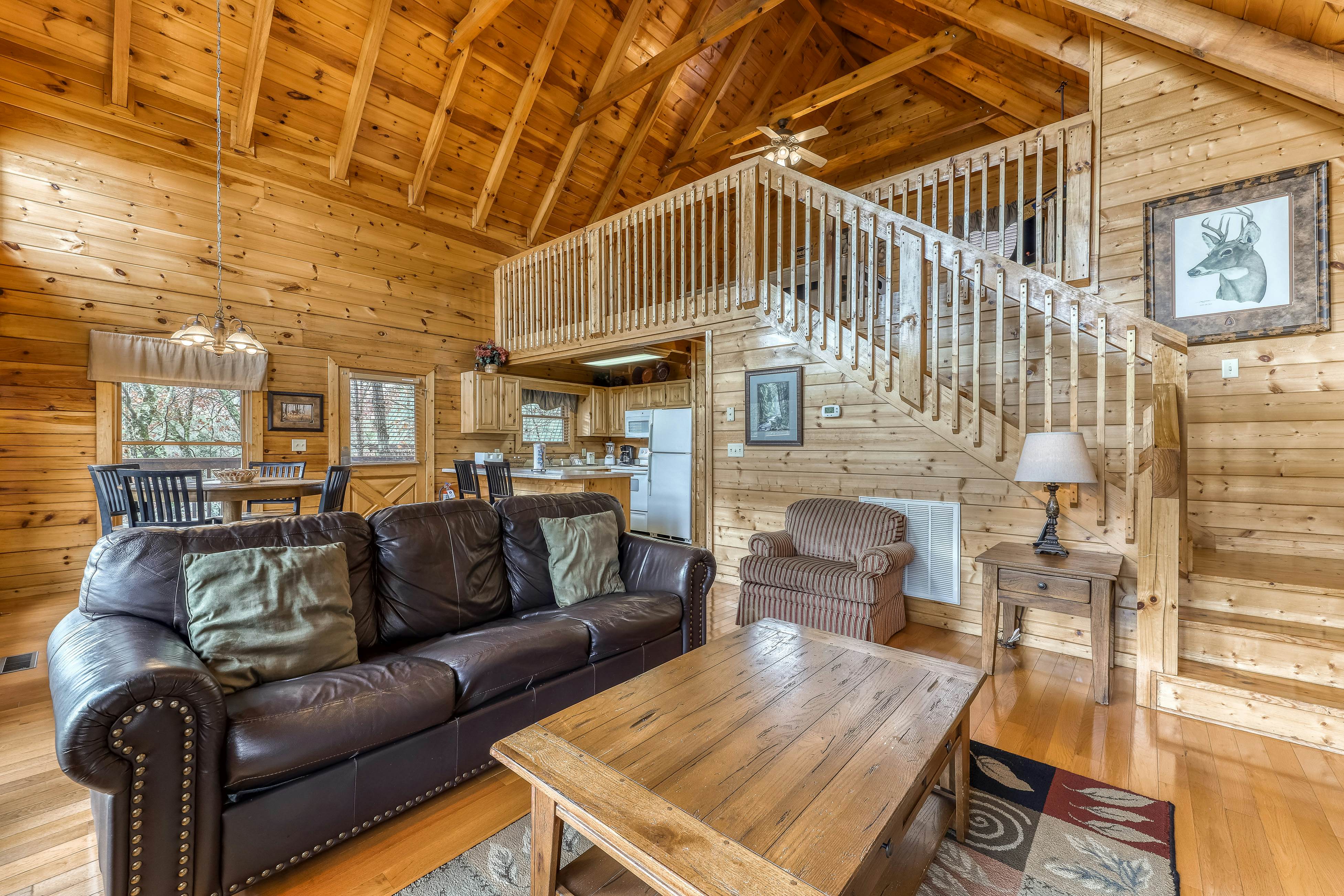 Mountainside log cabin w/Free Attraction Tickets, hot tub, & game room