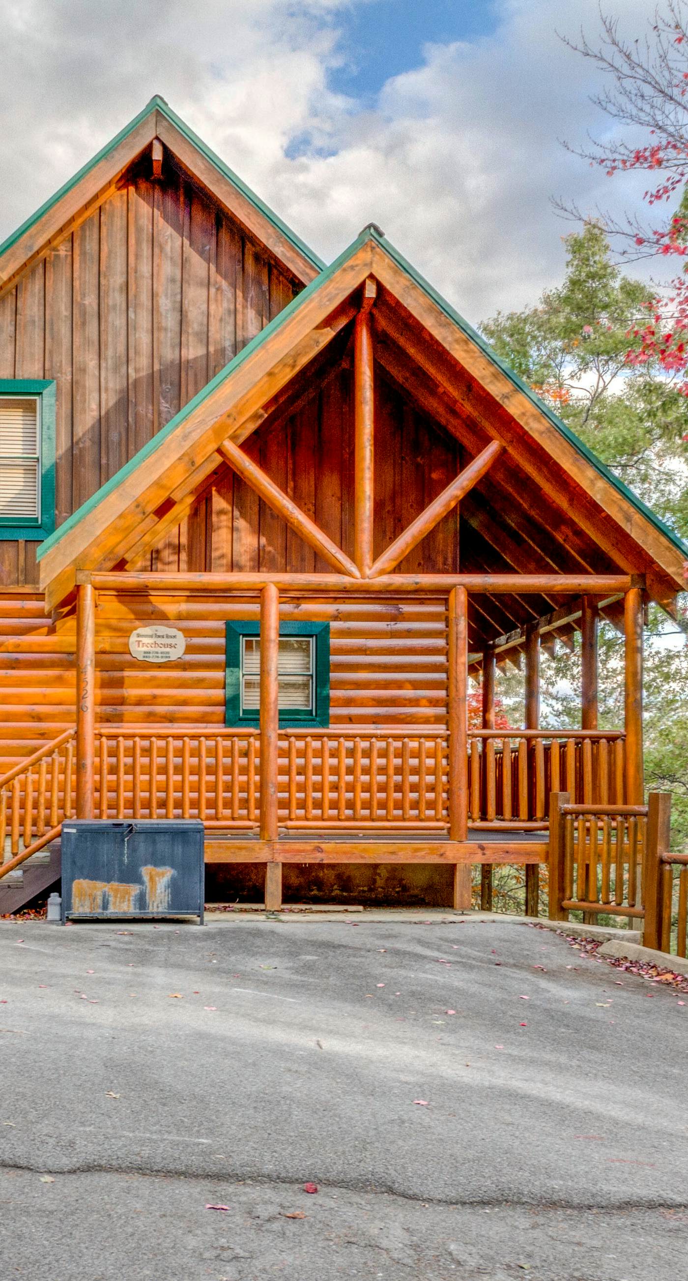 Charming Log Cabin, Sleeps 6, Hot Tub, Pool Table