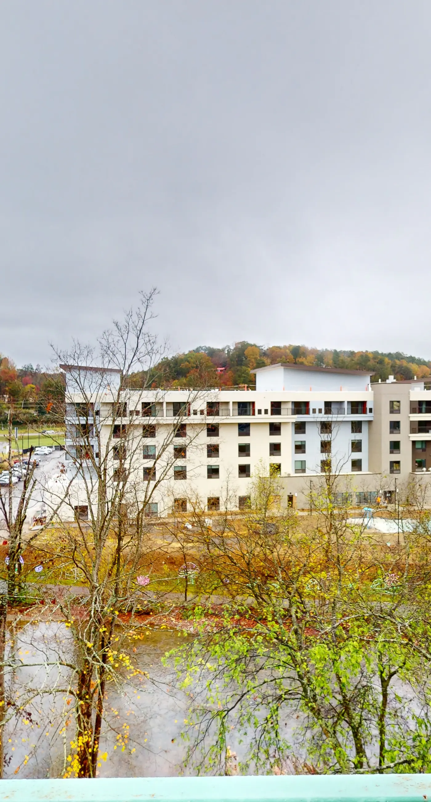 Riverfront Condo, Sleeps 6, Shared Pool, Fireplace