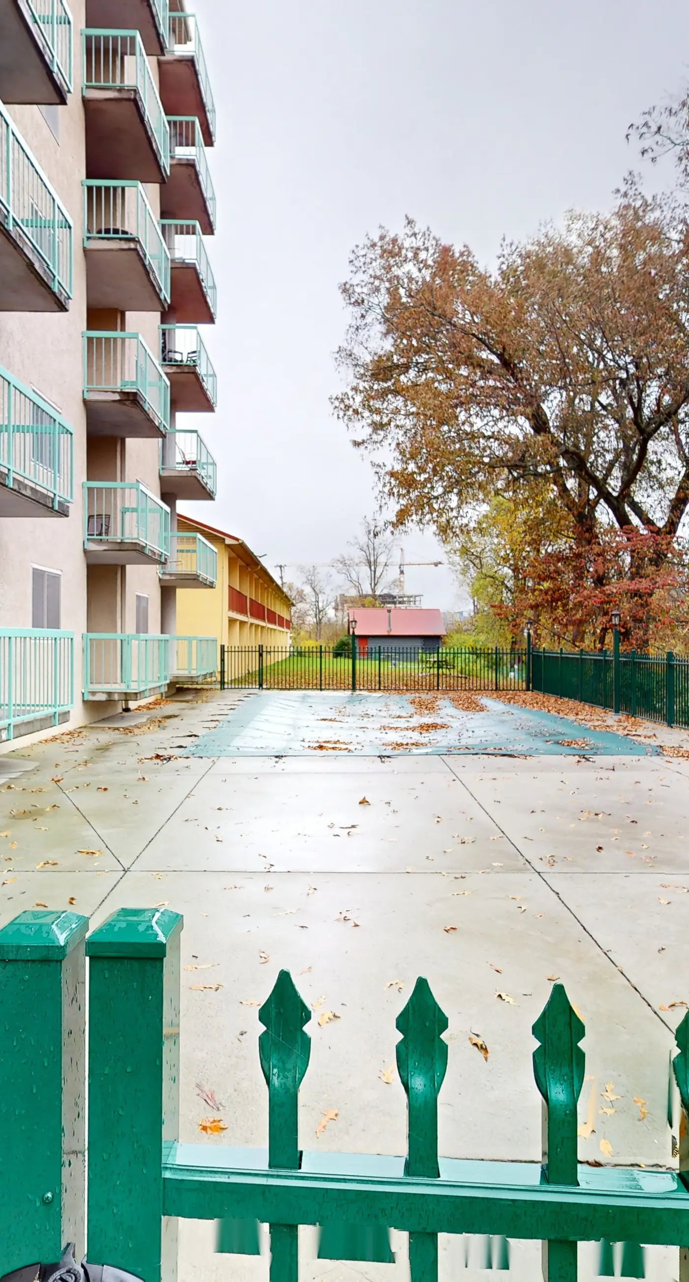 Riverfront Condo, Sleeps 6, Shared Pool, Fireplace