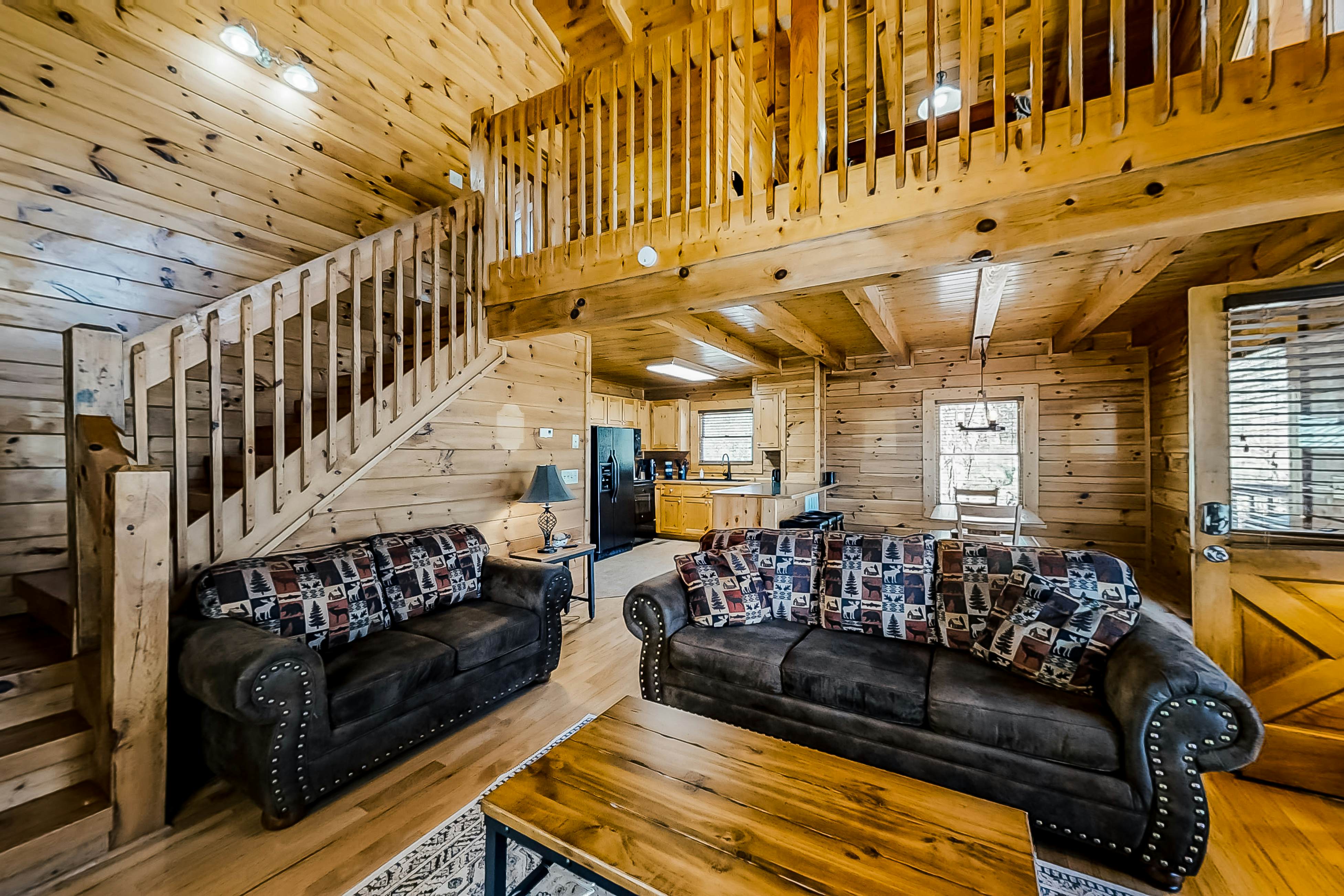 Dog-friendly cabin with private hot tub, Free Attraction Tickets, & pool table