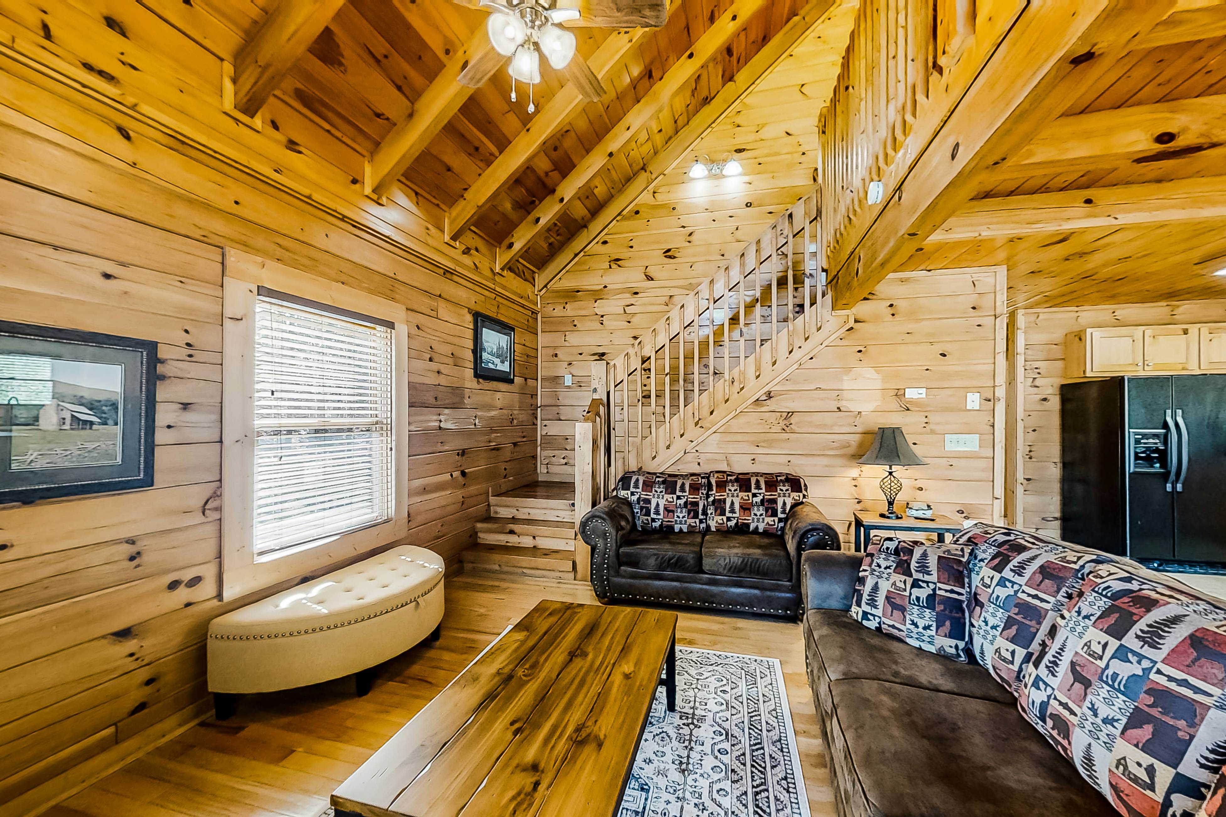 Dog-friendly cabin with private hot tub, Free Attraction Tickets, & pool table