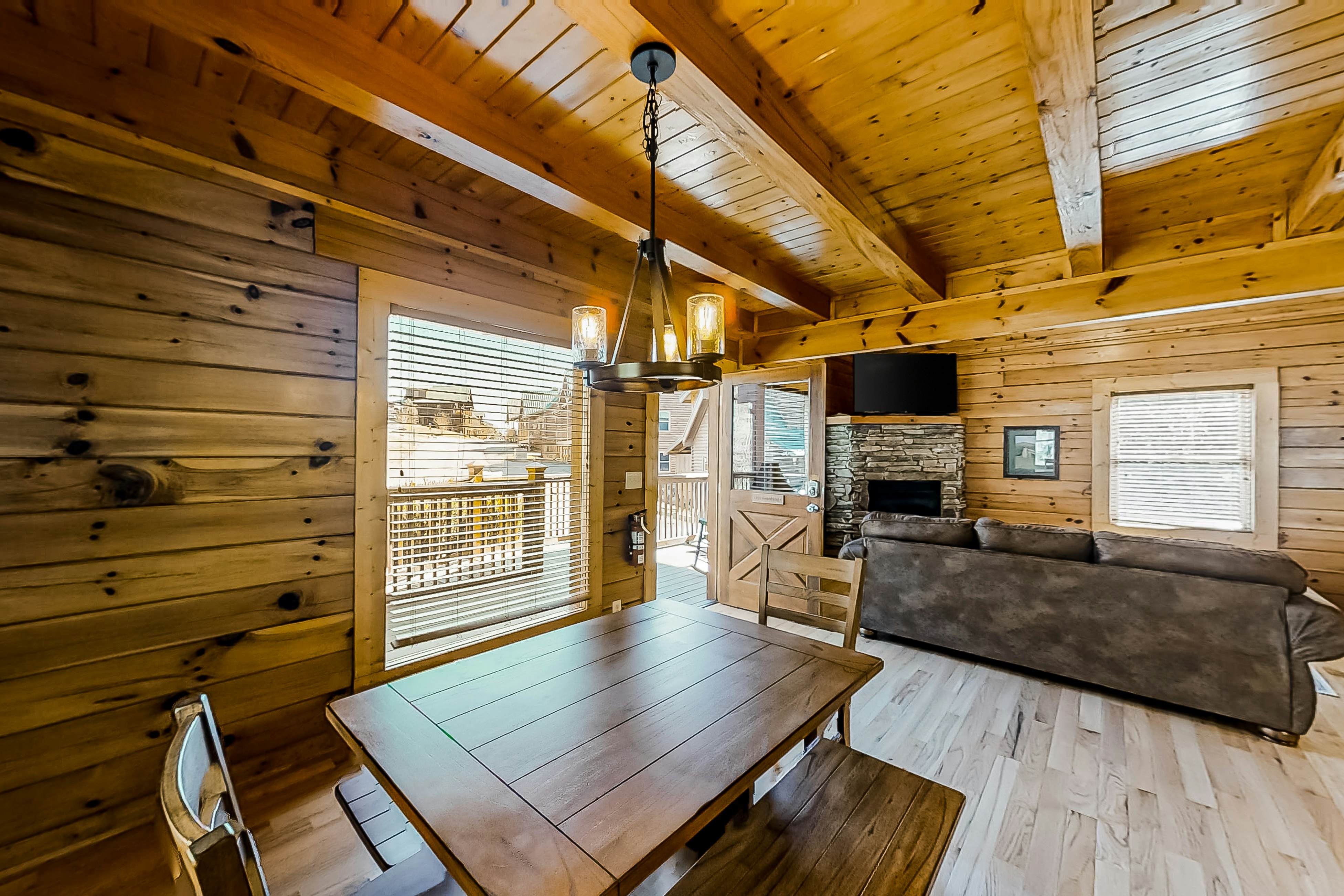 Dog-friendly cabin with private hot tub, Free Attraction Tickets, & pool table
