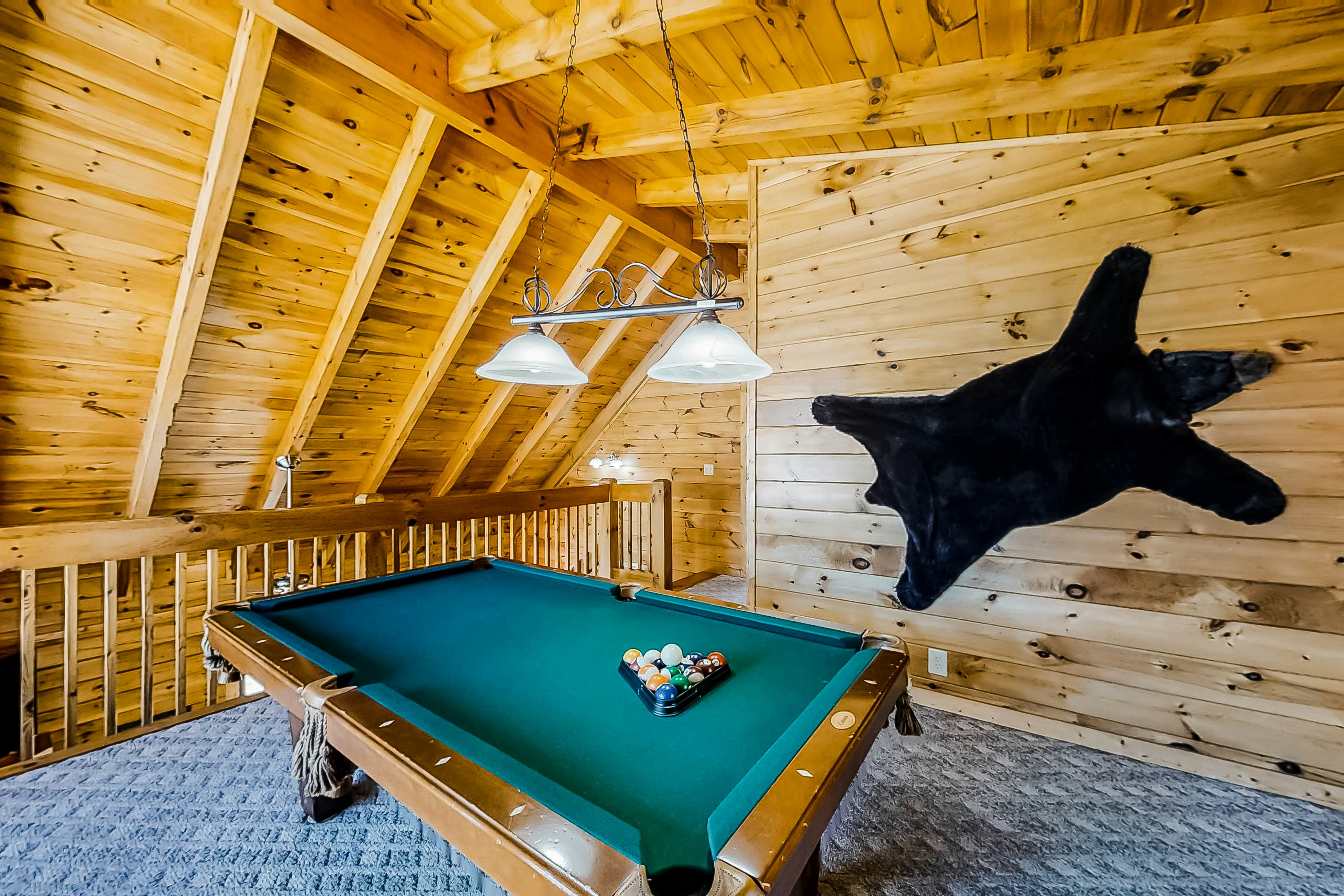 Dog-friendly cabin with private hot tub, Free Attraction Tickets, & pool table