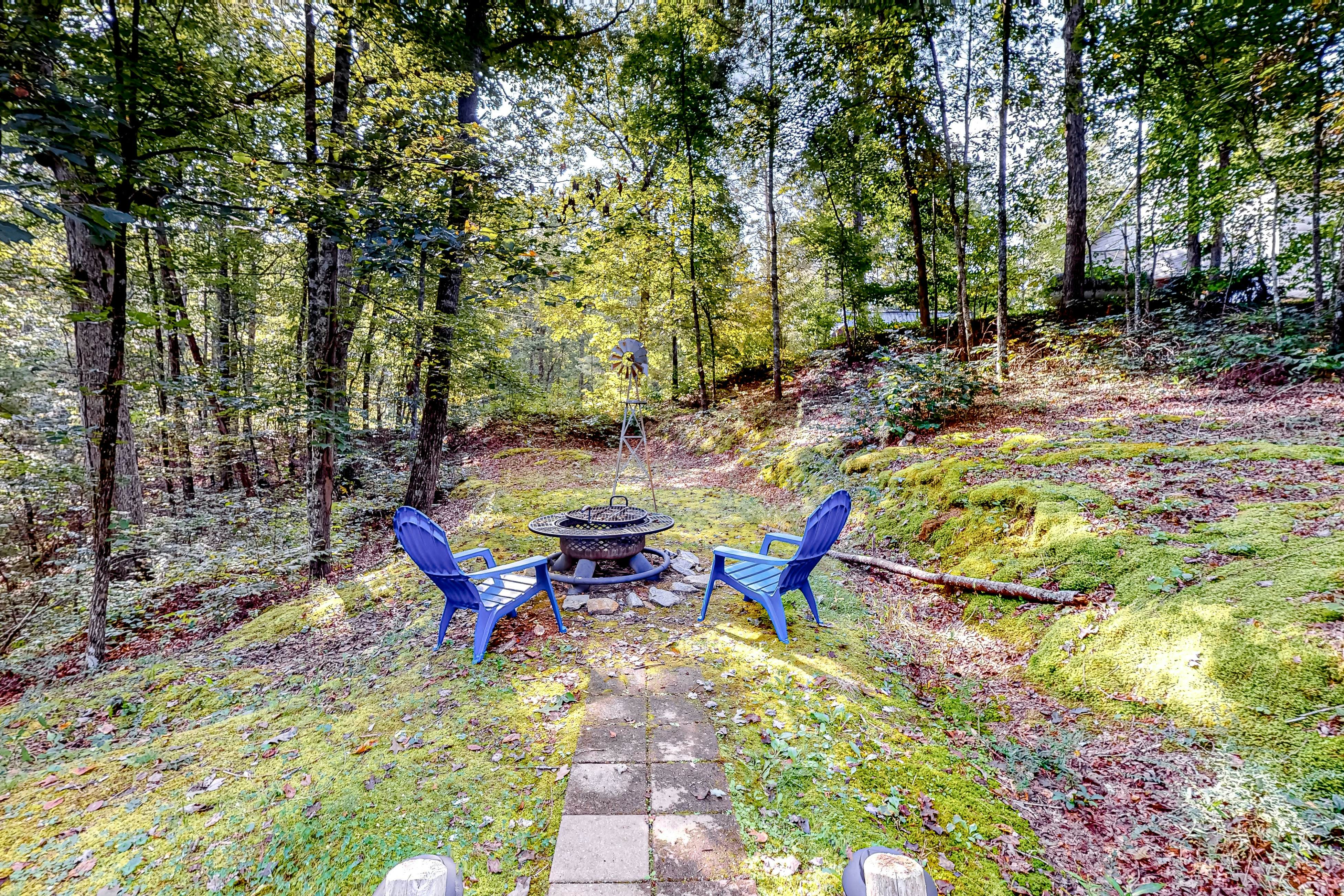 Homey Cabin W Hot Tub・2 Porches・Pool Table・Games