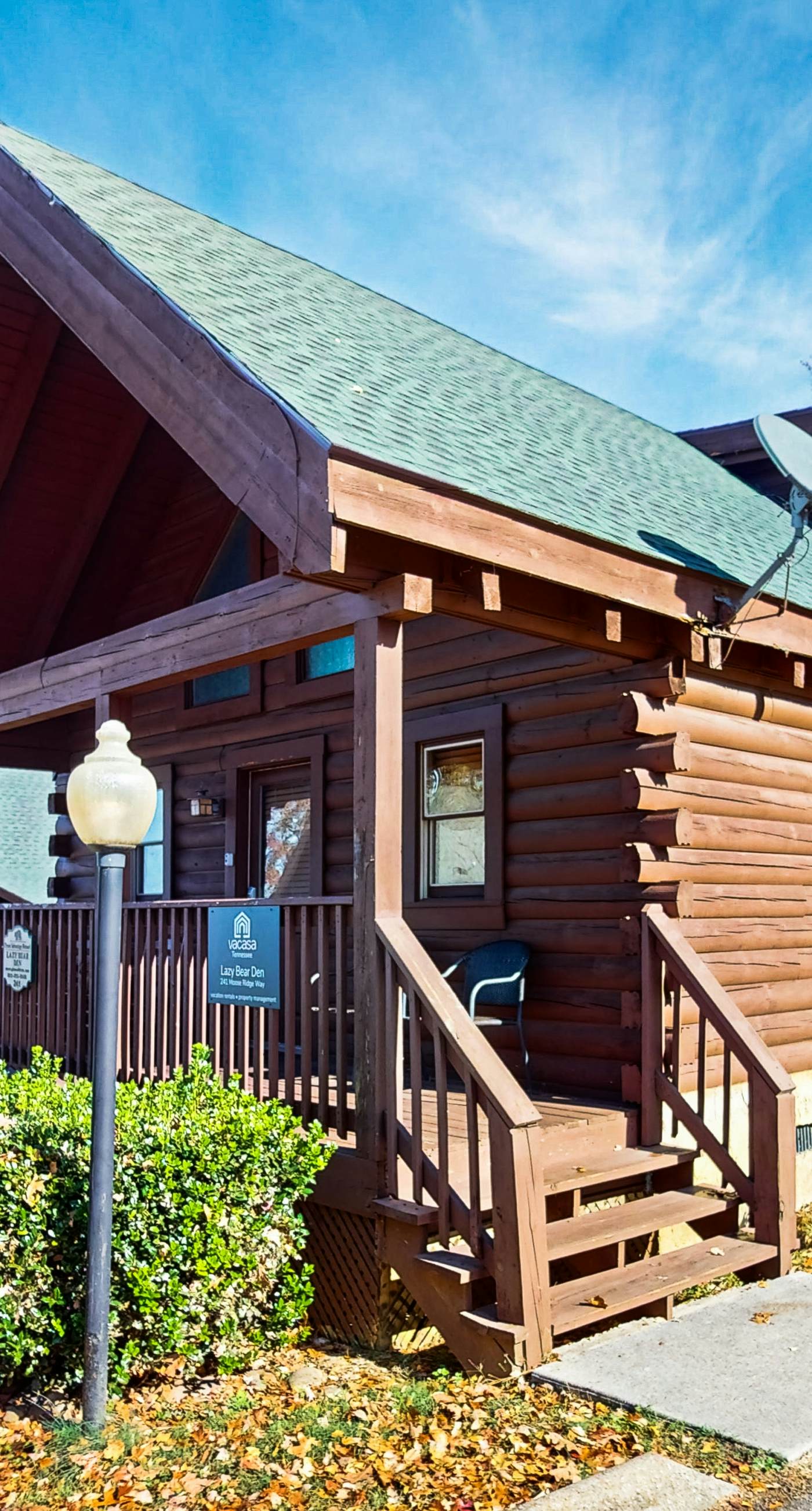 Adorable log cabin with front-back deck and hot tub