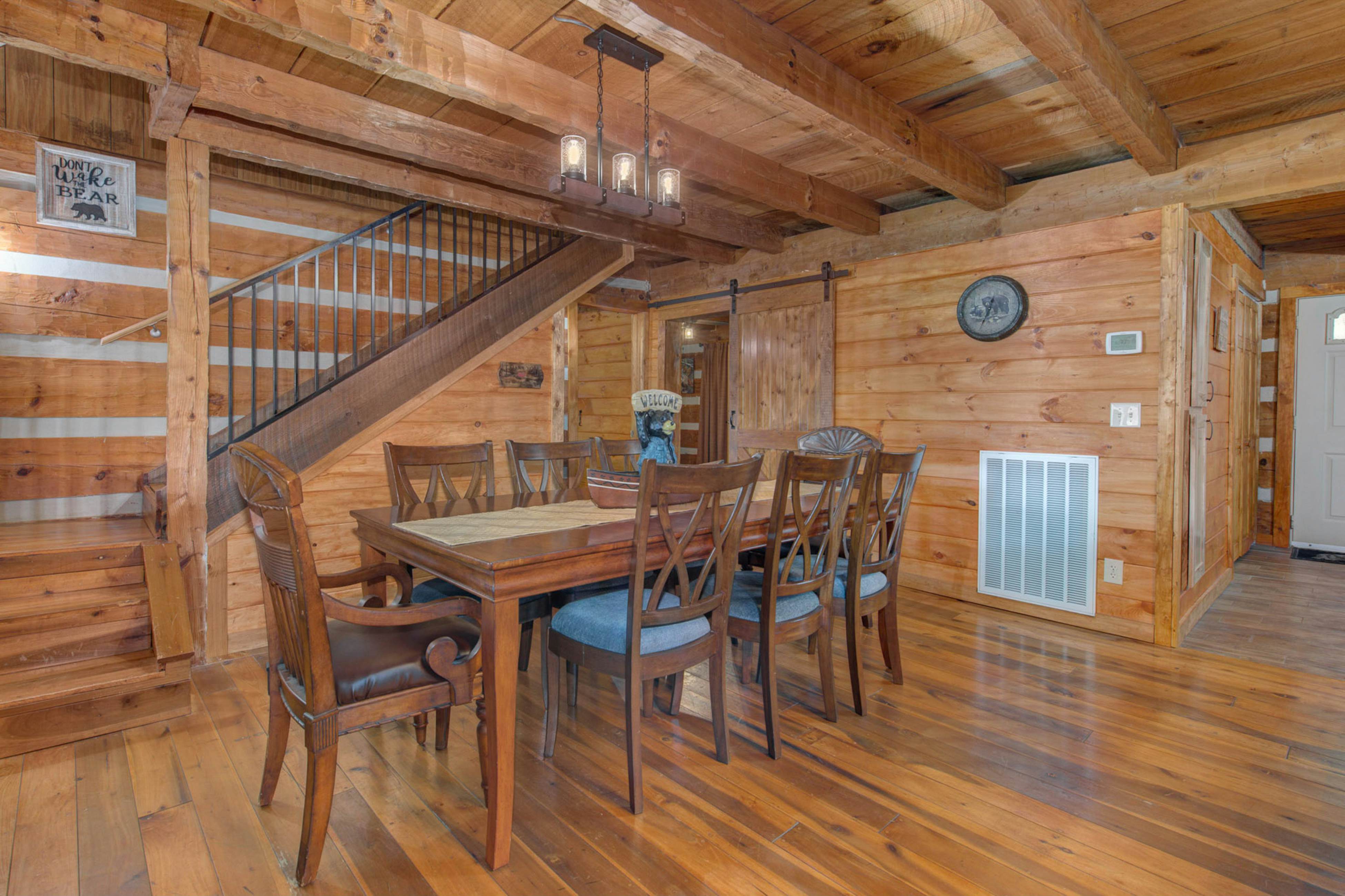 River View Home W Multi-Level Deck・Yard・Hot Tub