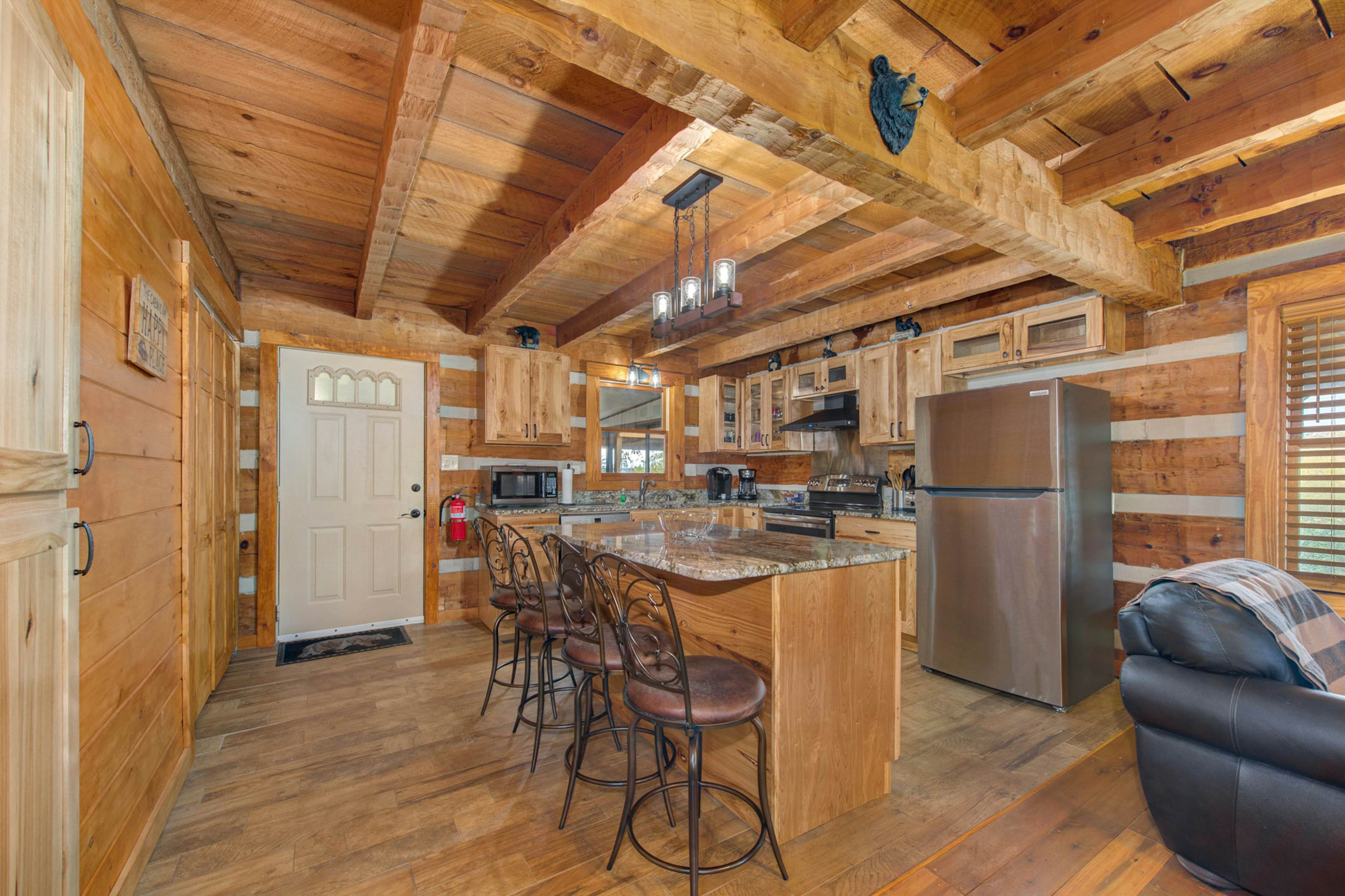 River View Home W Multi-Level Deck・Yard・Hot Tub