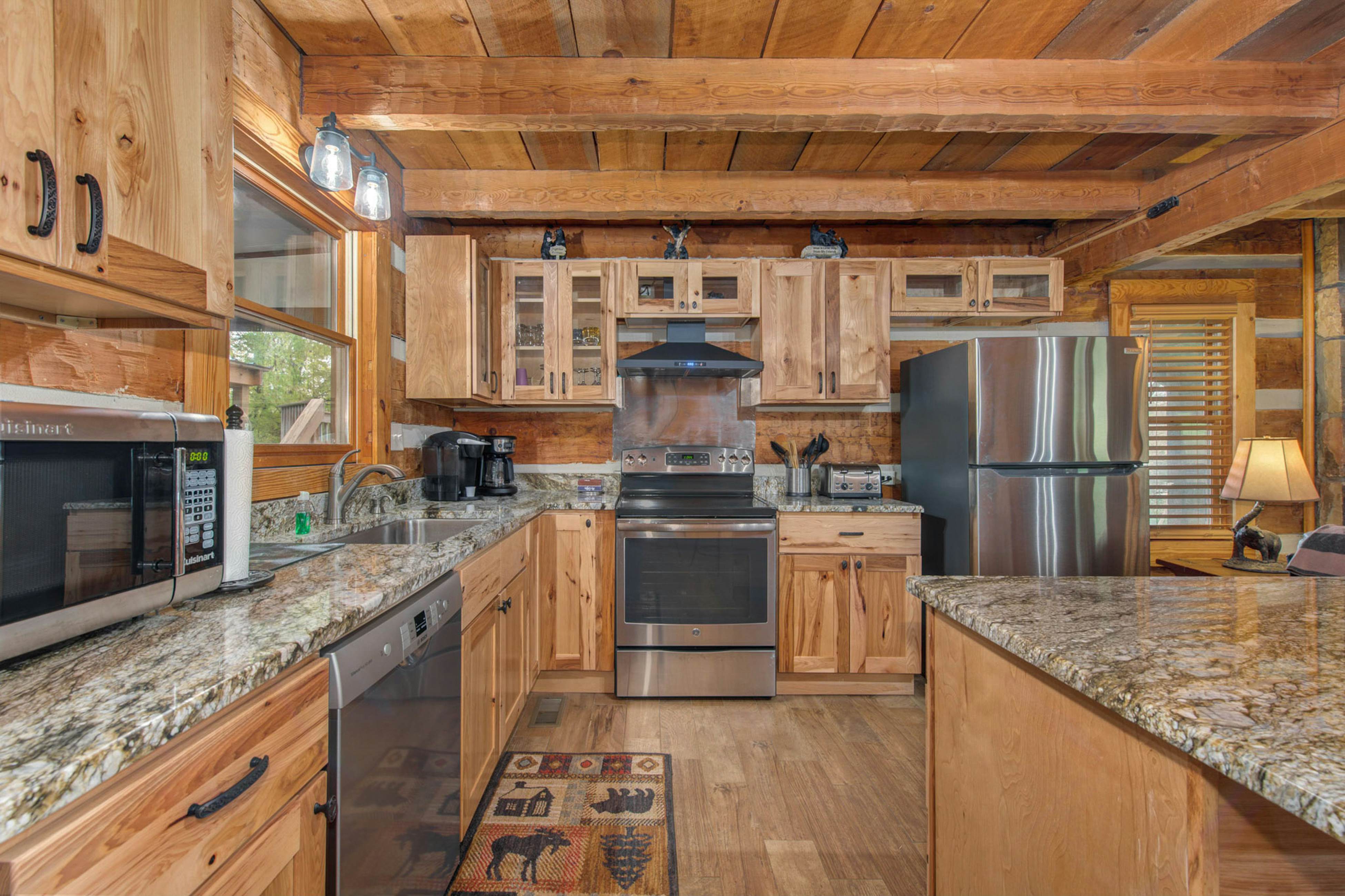 River View Home W Multi-Level Deck・Yard・Hot Tub