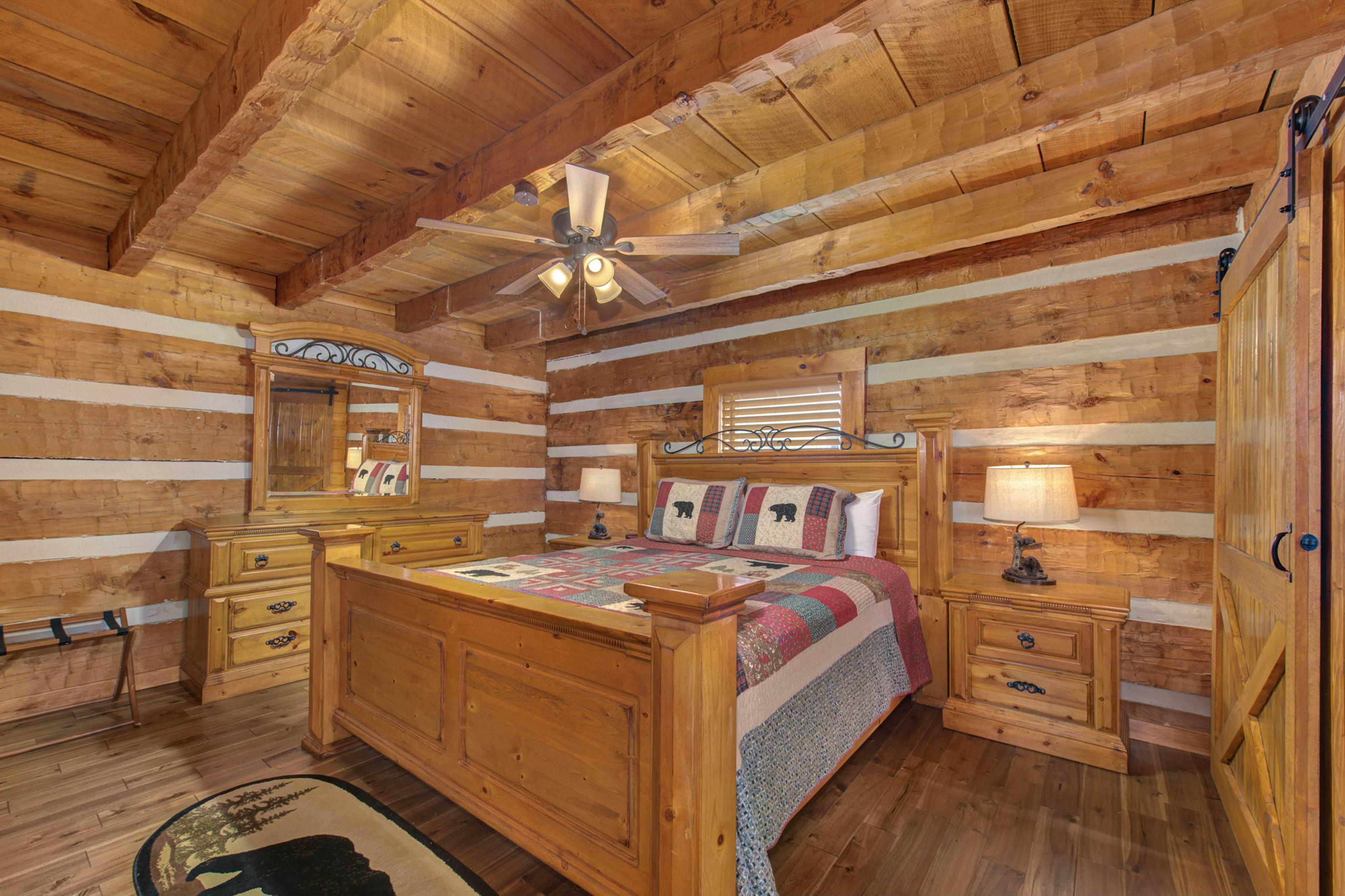 River View Home W Multi-Level Deck・Yard・Hot Tub