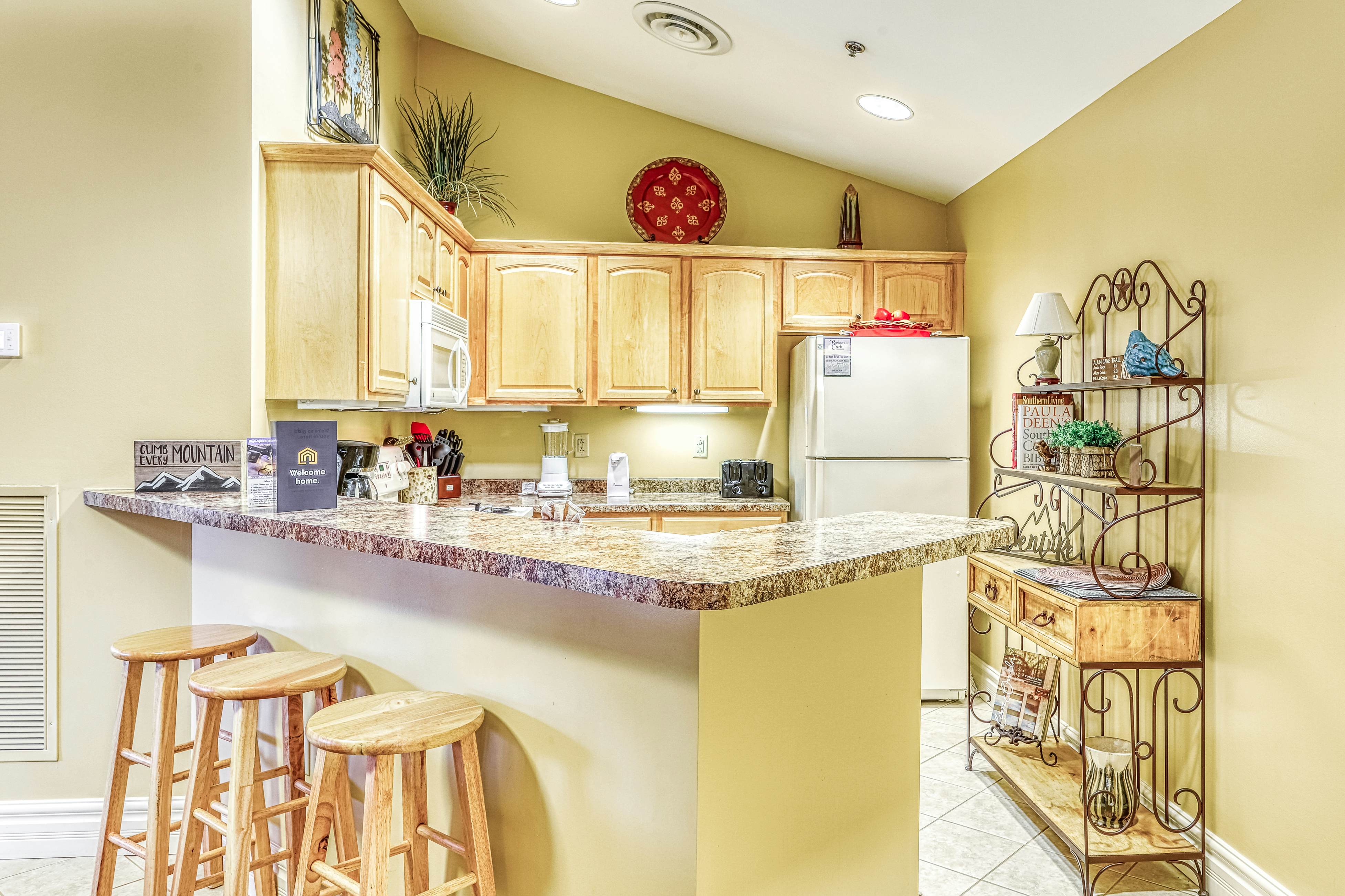 Relaxing Creekside Condo, Sleeps 8・Jetted Tub・Gym