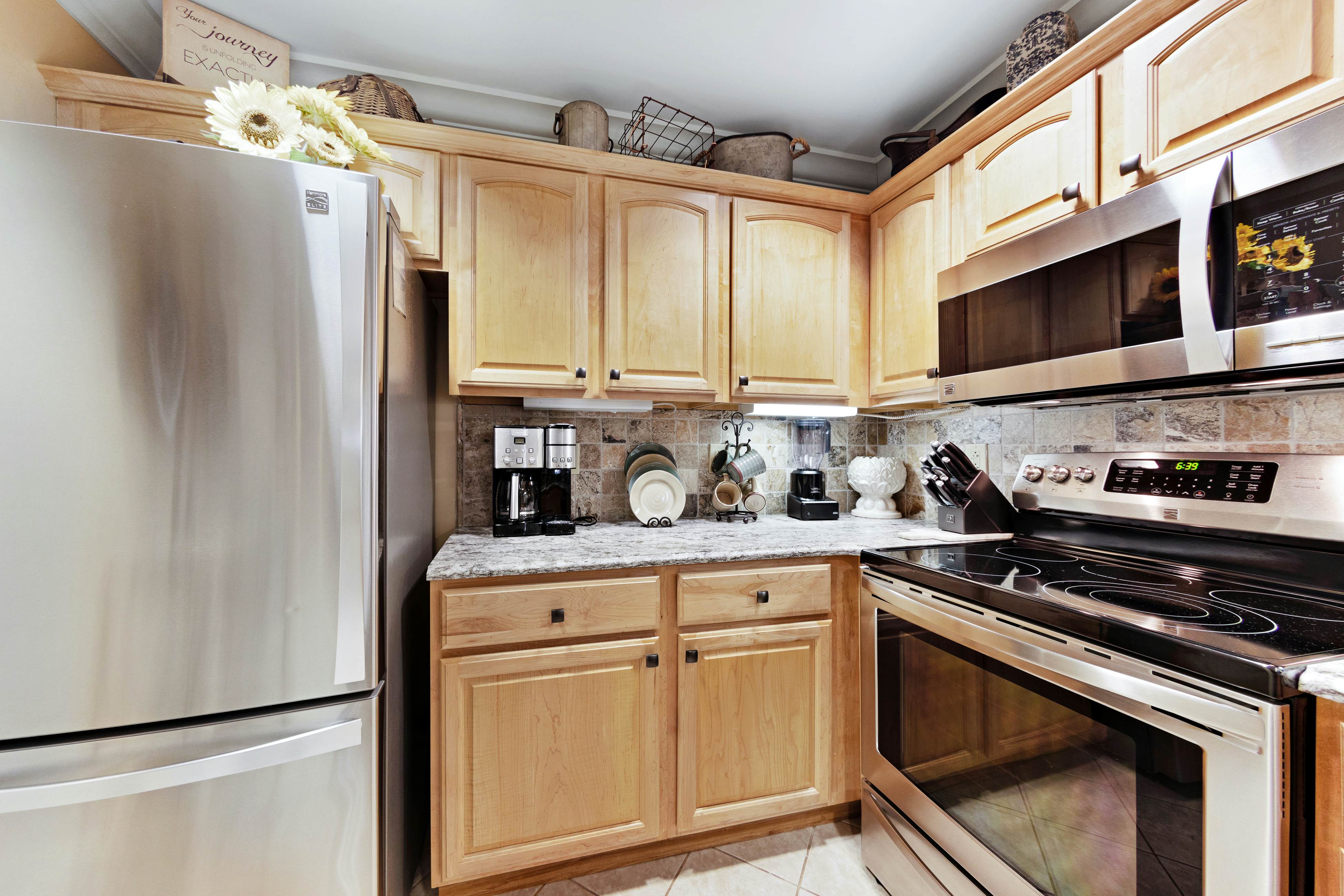 Comfortable Creekside Condo, Sleeps 8・Jetted Tub