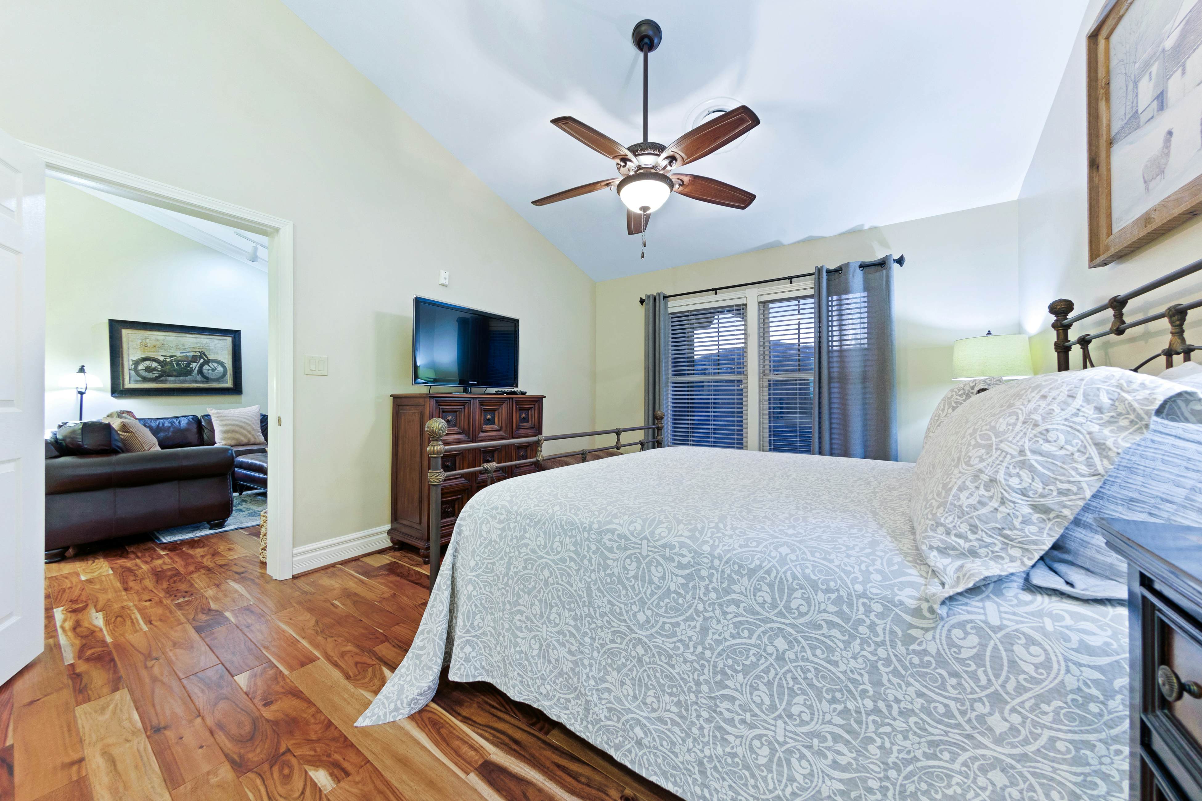 Comfortable Creekside Condo, Sleeps 8・Jetted Tub