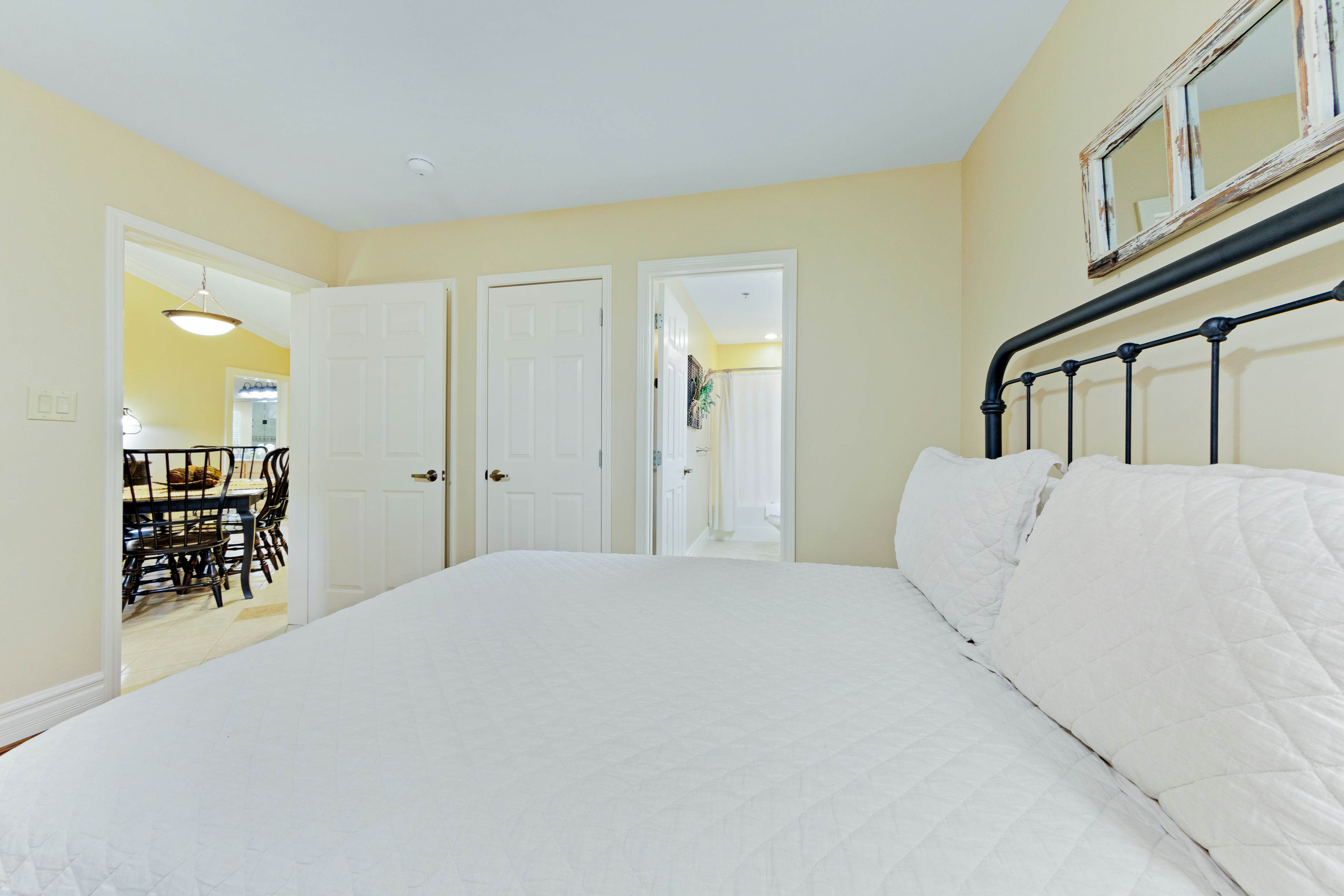 Comfortable Creekside Condo, Sleeps 8・Jetted Tub