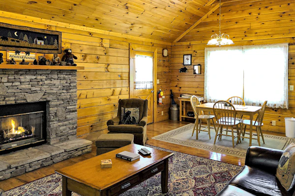 Spacious & Attractive Log Cabin, Sleeps 4, Hot Tub