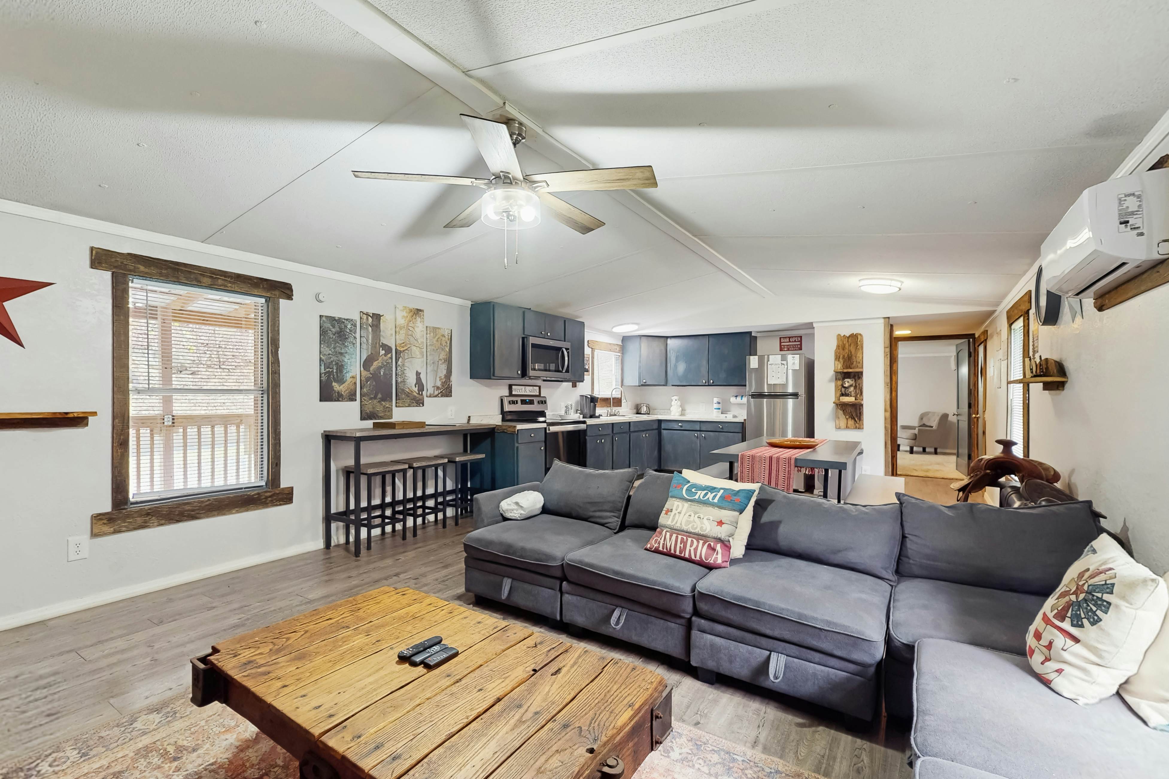 Cozy Country Home W Shaded Porch, Sleeps 7