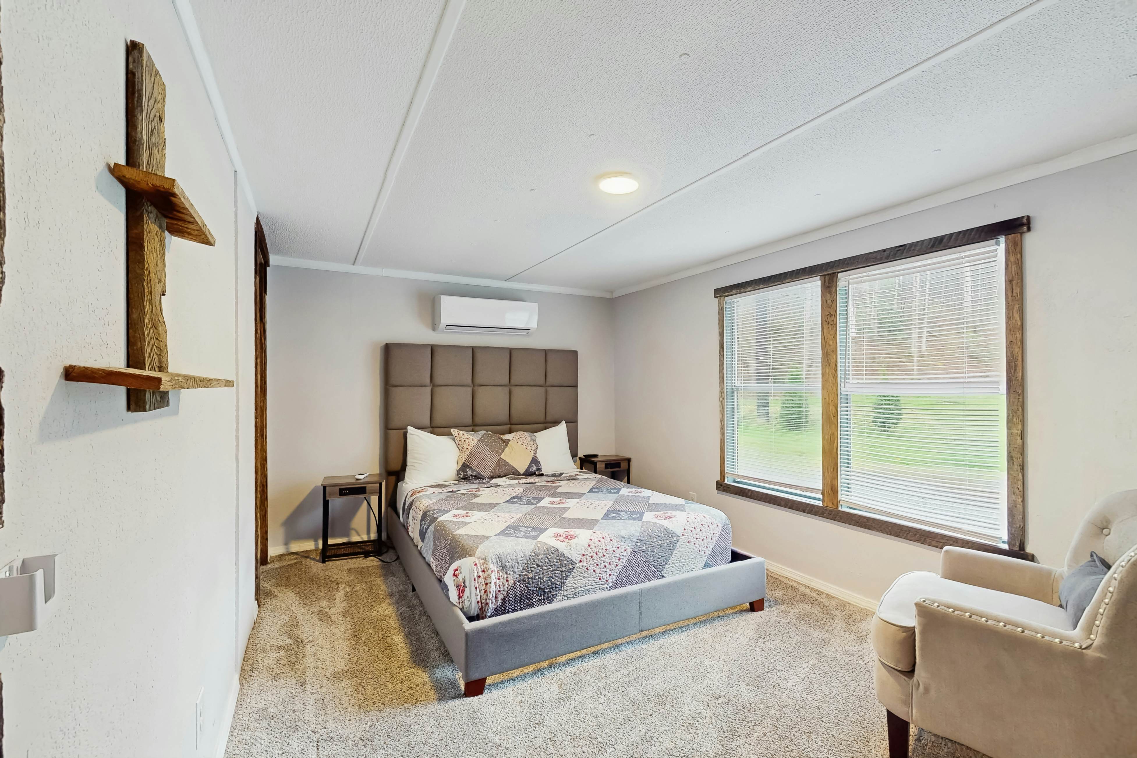 Cozy Country Home W Shaded Porch, Sleeps 7