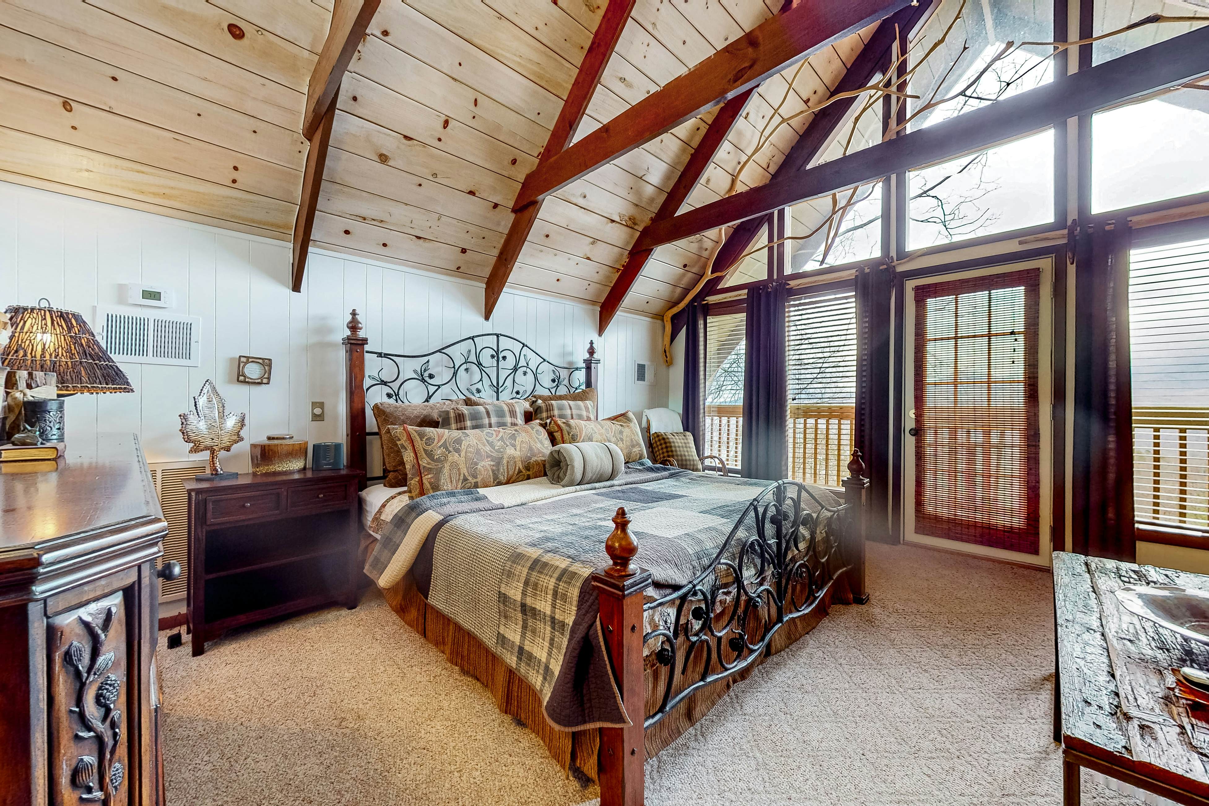 Cozy Cabin W Hot Tub, Sleeps 10・Mtn View・Game Room