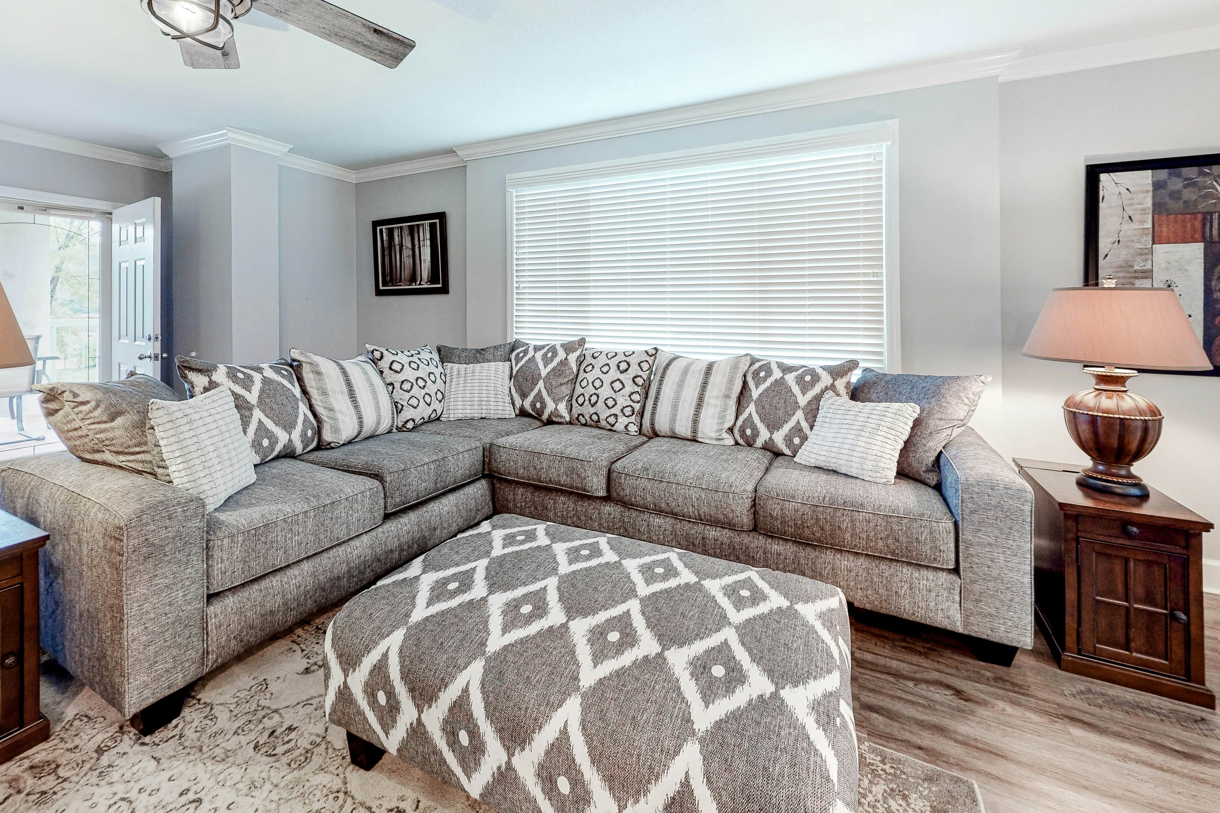 Newly Remodeled Downtown Riverfront Condo W/ Free Attraction Tickets