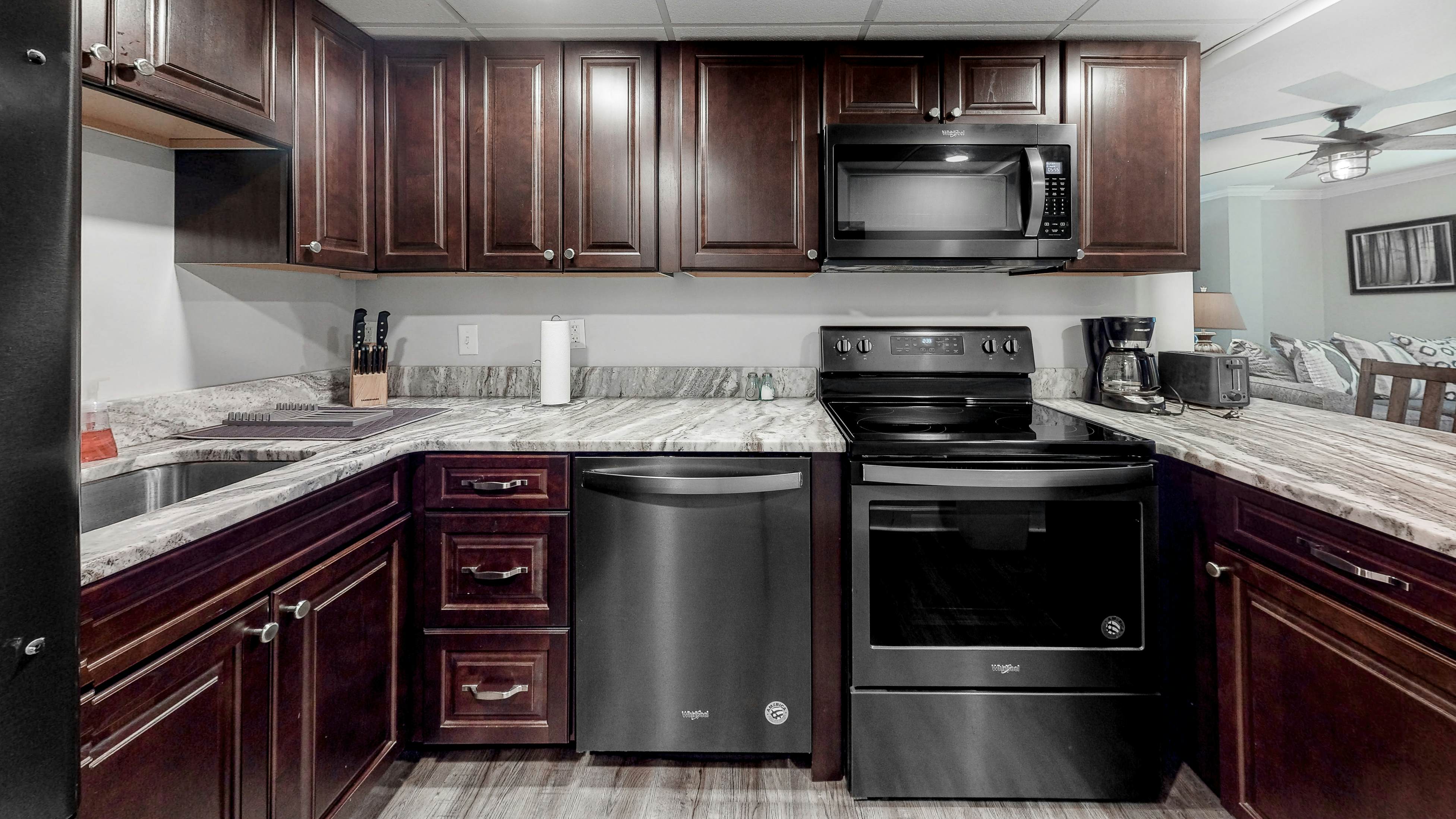 Newly Remodeled Downtown Riverfront Condo W/ Free Attraction Tickets