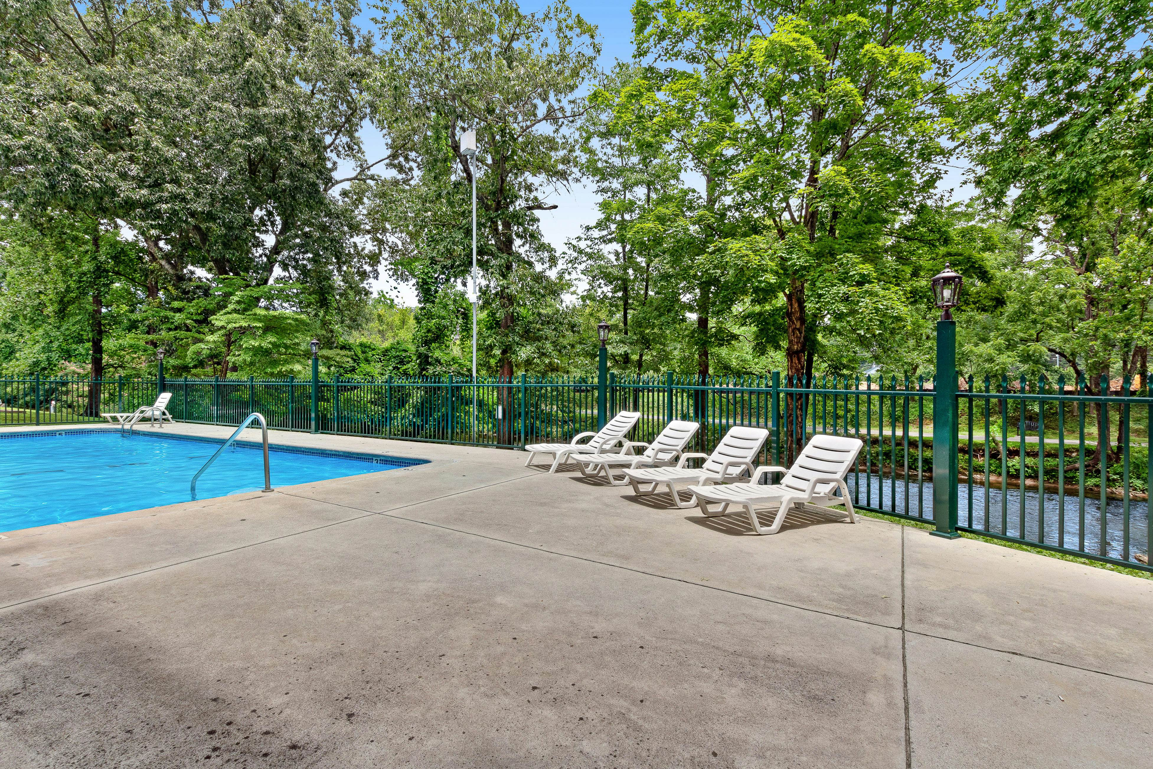 Newly Remodeled Downtown Riverfront Condo W/ Free Attraction Tickets