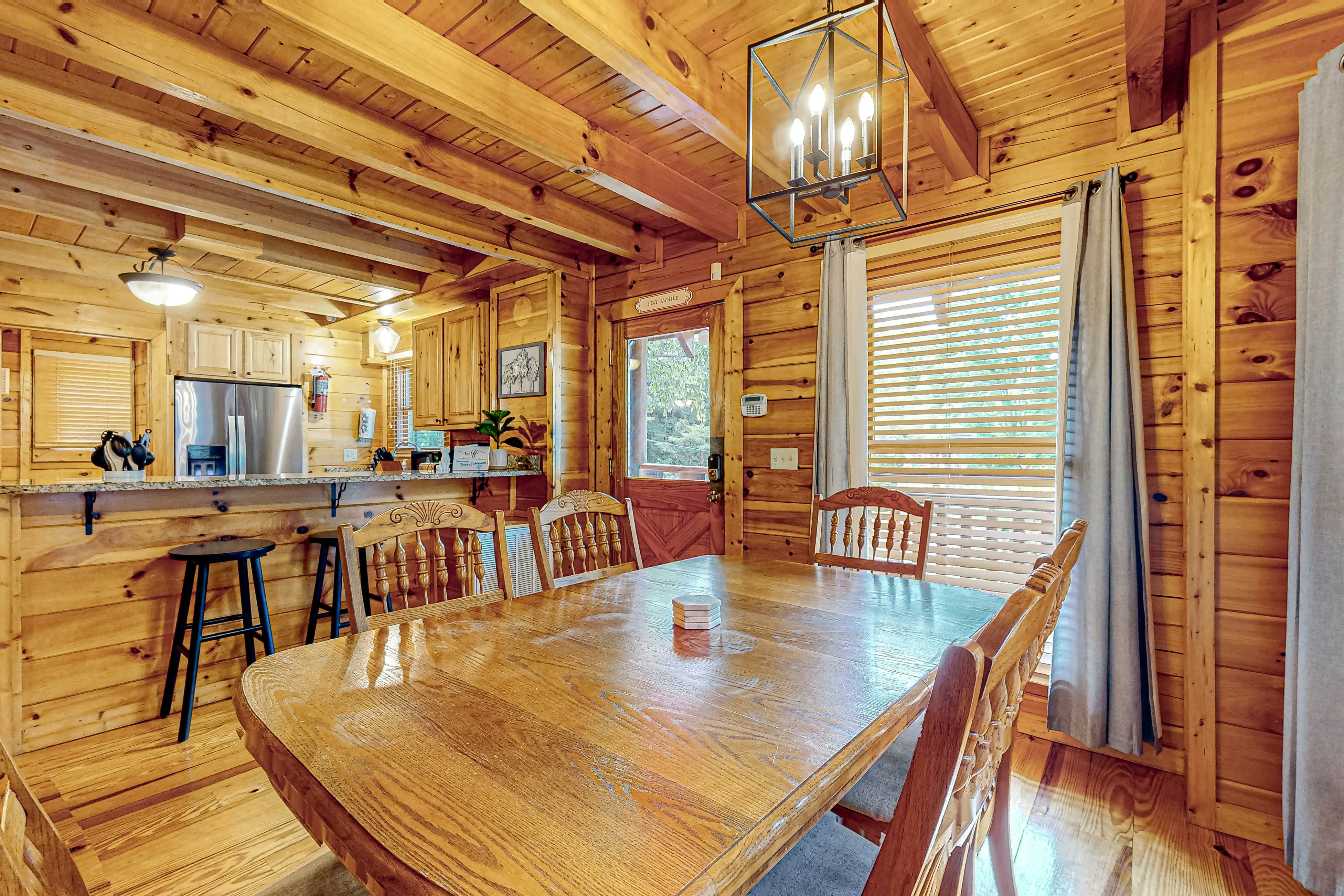 Fox Valley Lodge | Home in Pigeon Forge with hot tub & Free Attraction Tickets