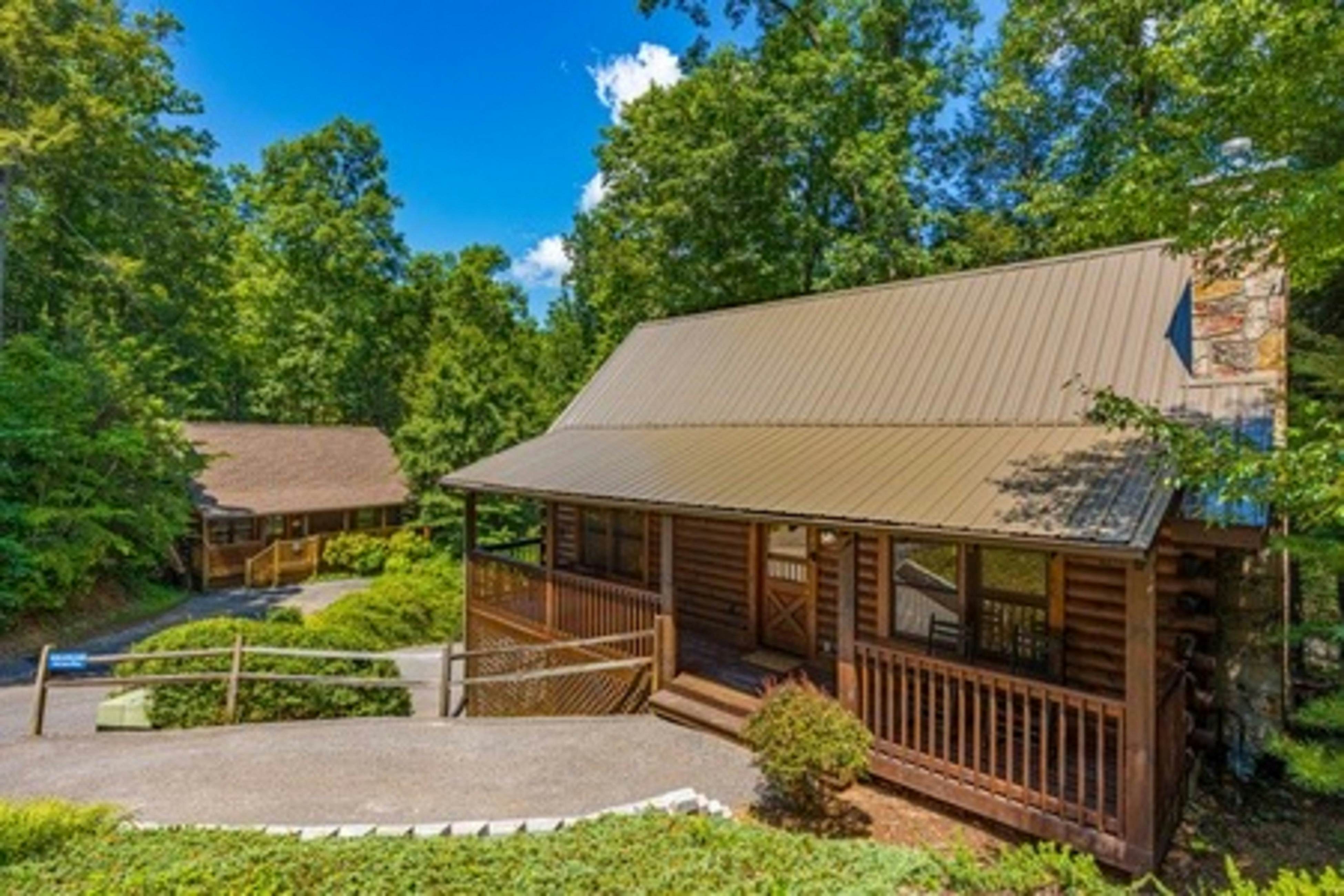 Cozy Log Cabin, Sleeps 4・Hot Tub・Grill・Game Room