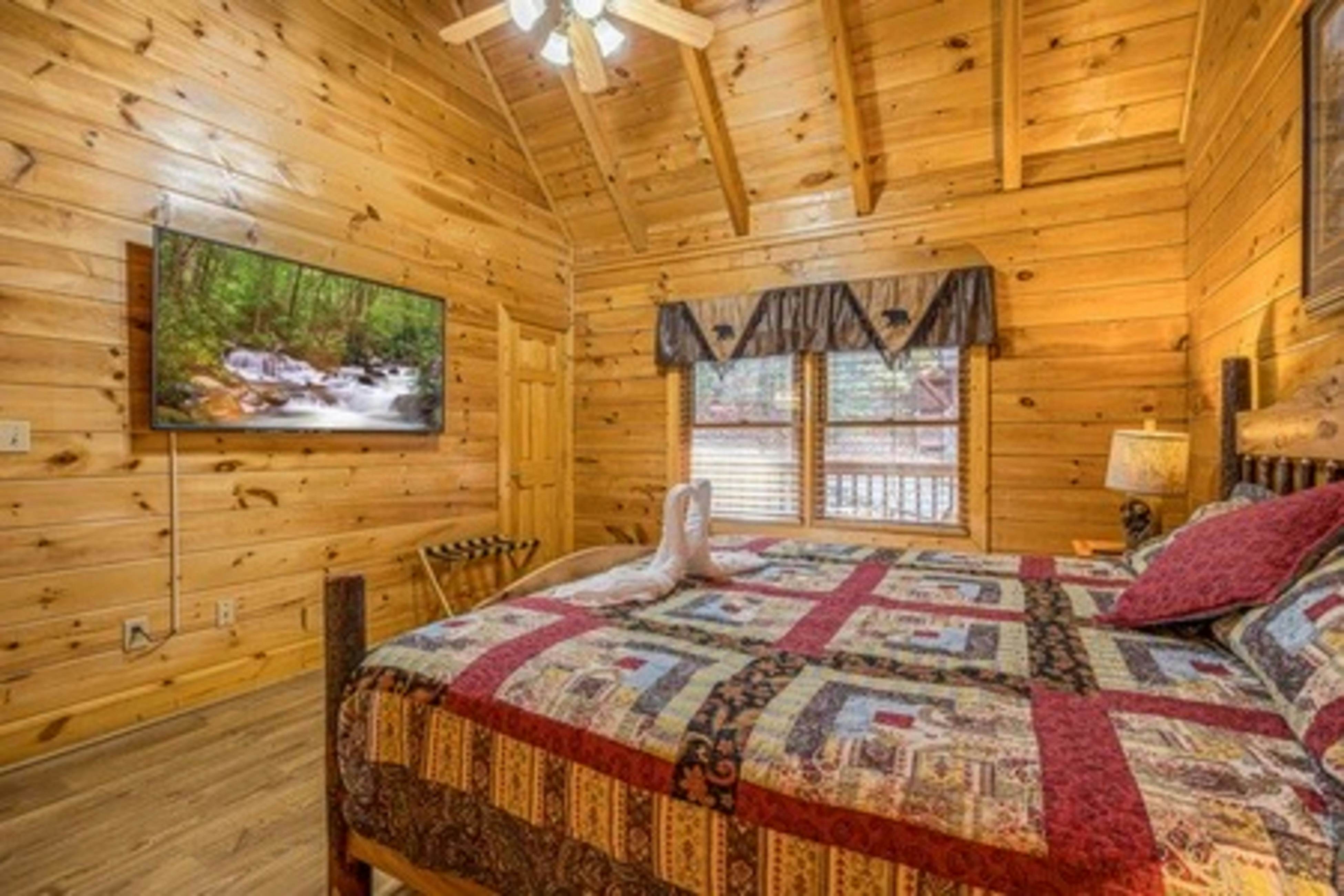 Cozy Log Cabin, Sleeps 4・Hot Tub・Grill・Game Room