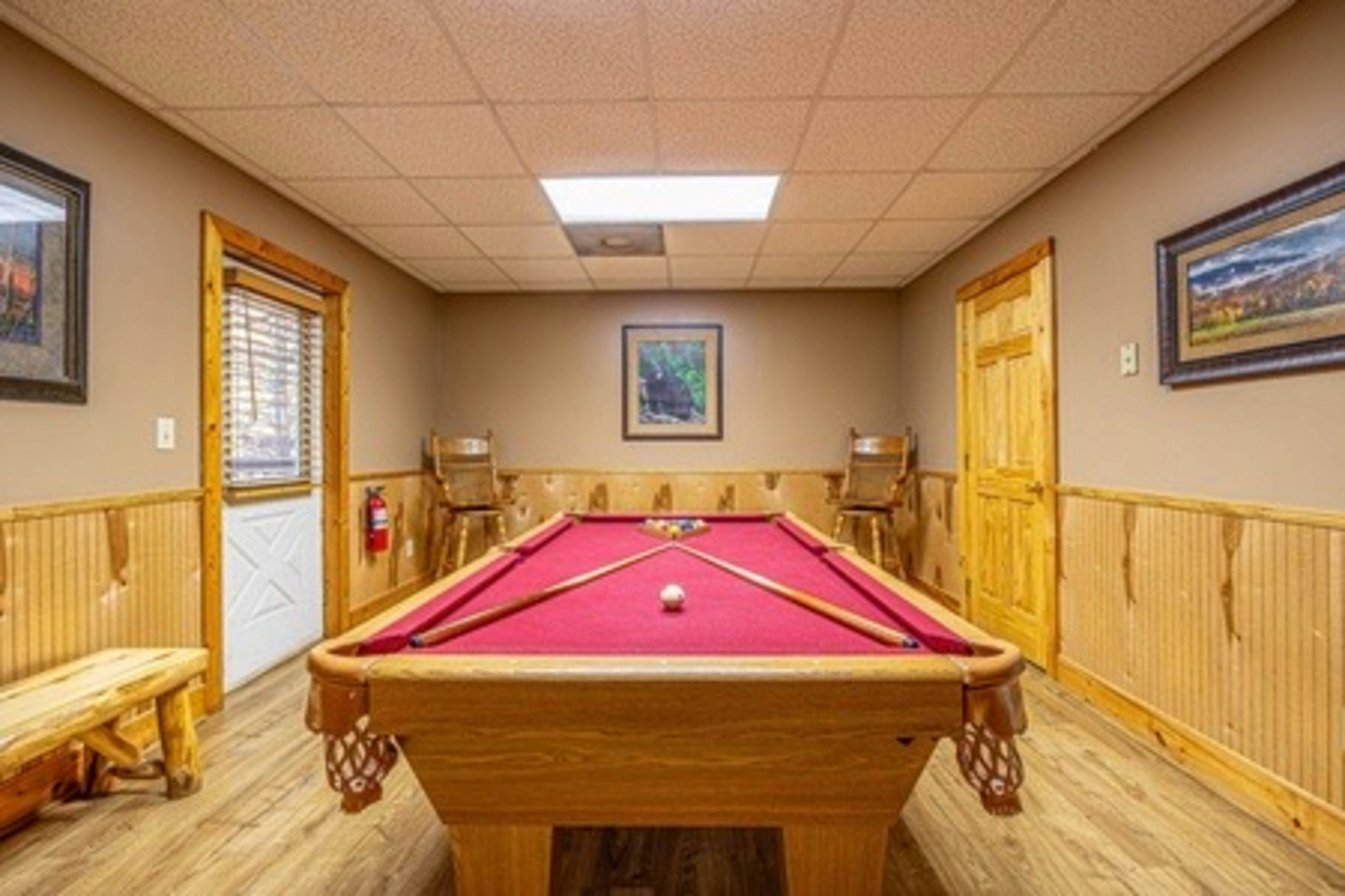 Cozy Log Cabin, Sleeps 4・Hot Tub・Grill・Game Room