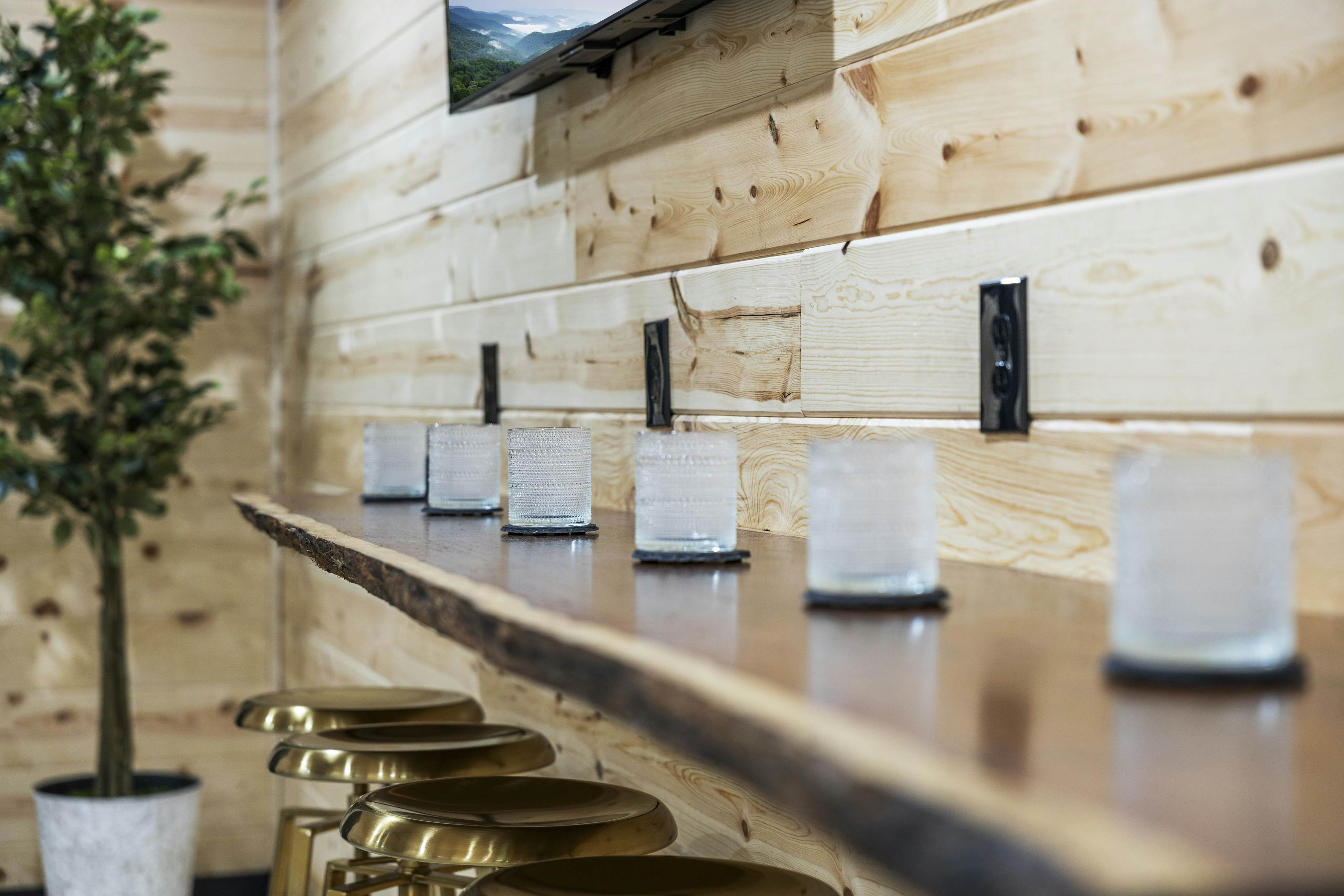 Movie Fanatic Home, Sleep 28・Hot Tub・Theater・Games