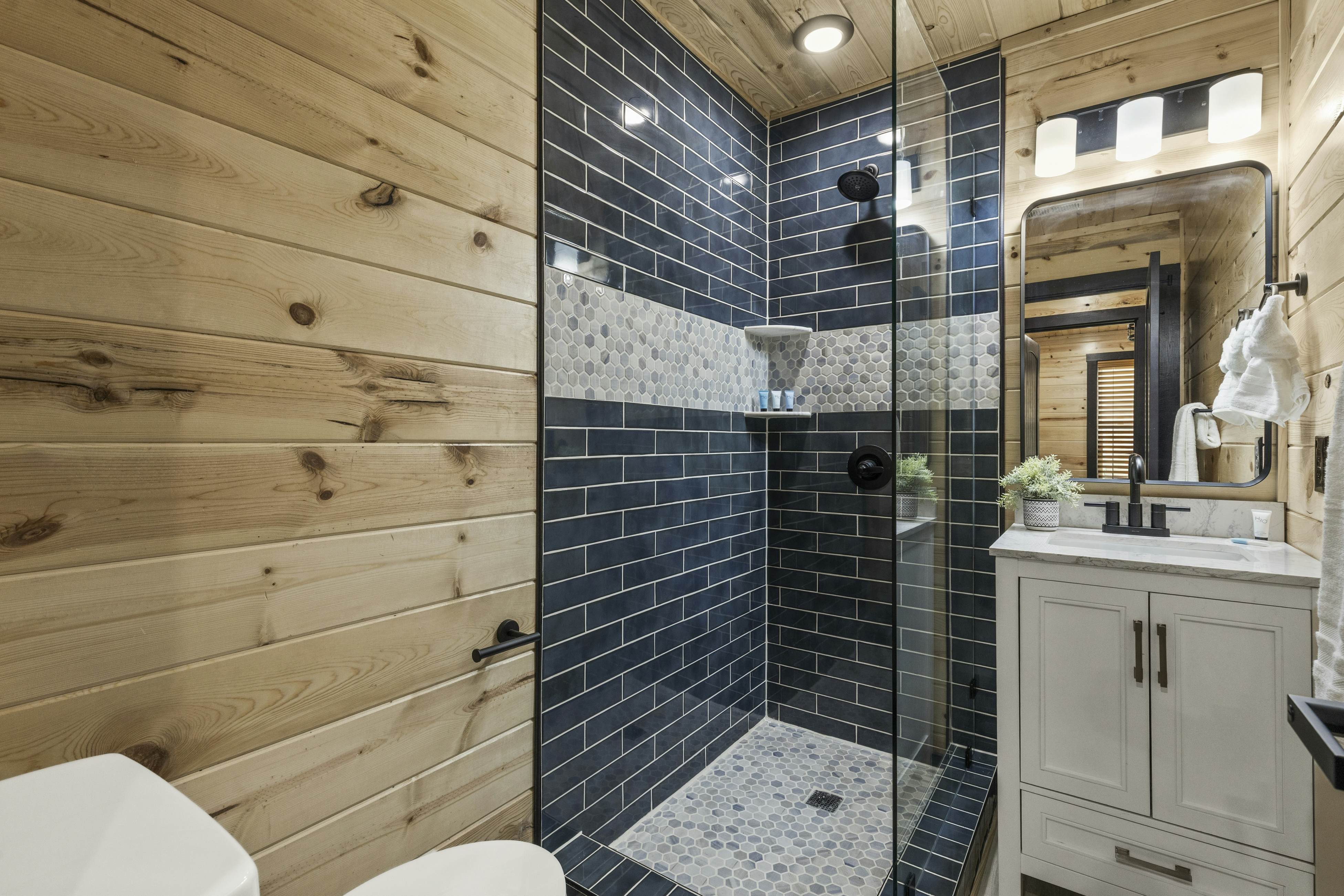 Movie Fanatic Home, Sleep 28・Hot Tub・Theater・Games