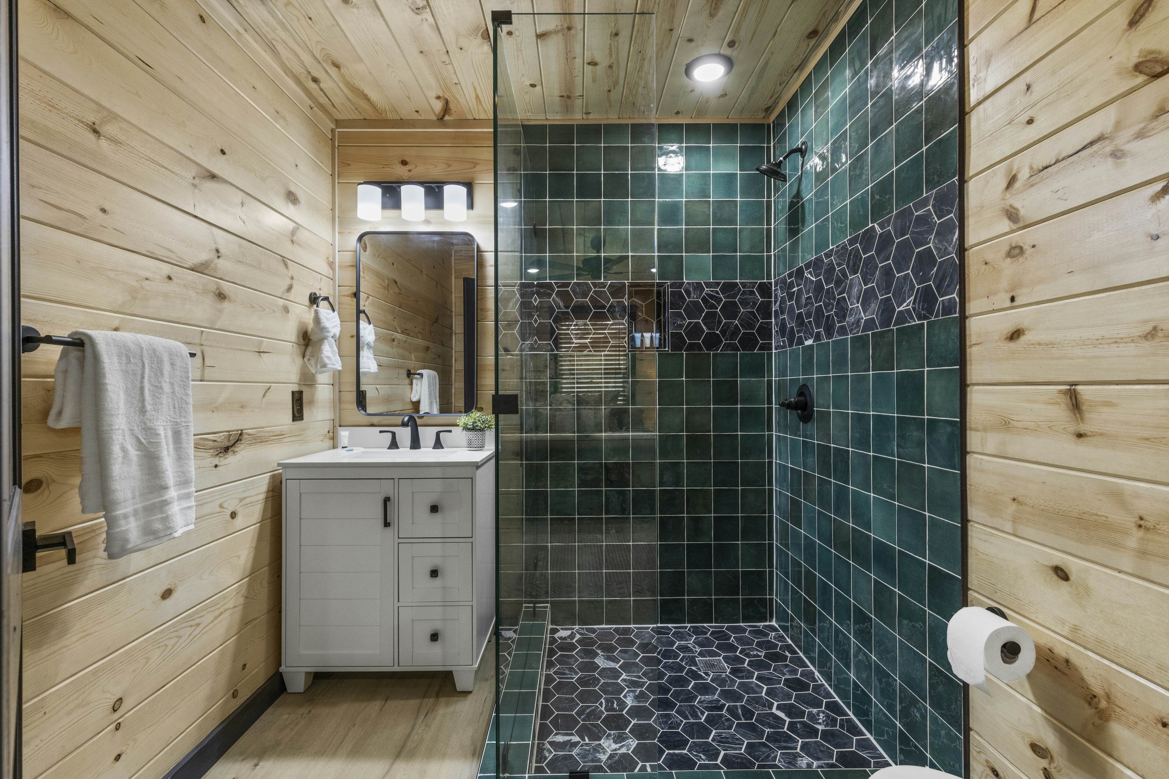 Movie Fanatic Home, Sleep 28・Hot Tub・Theater・Games