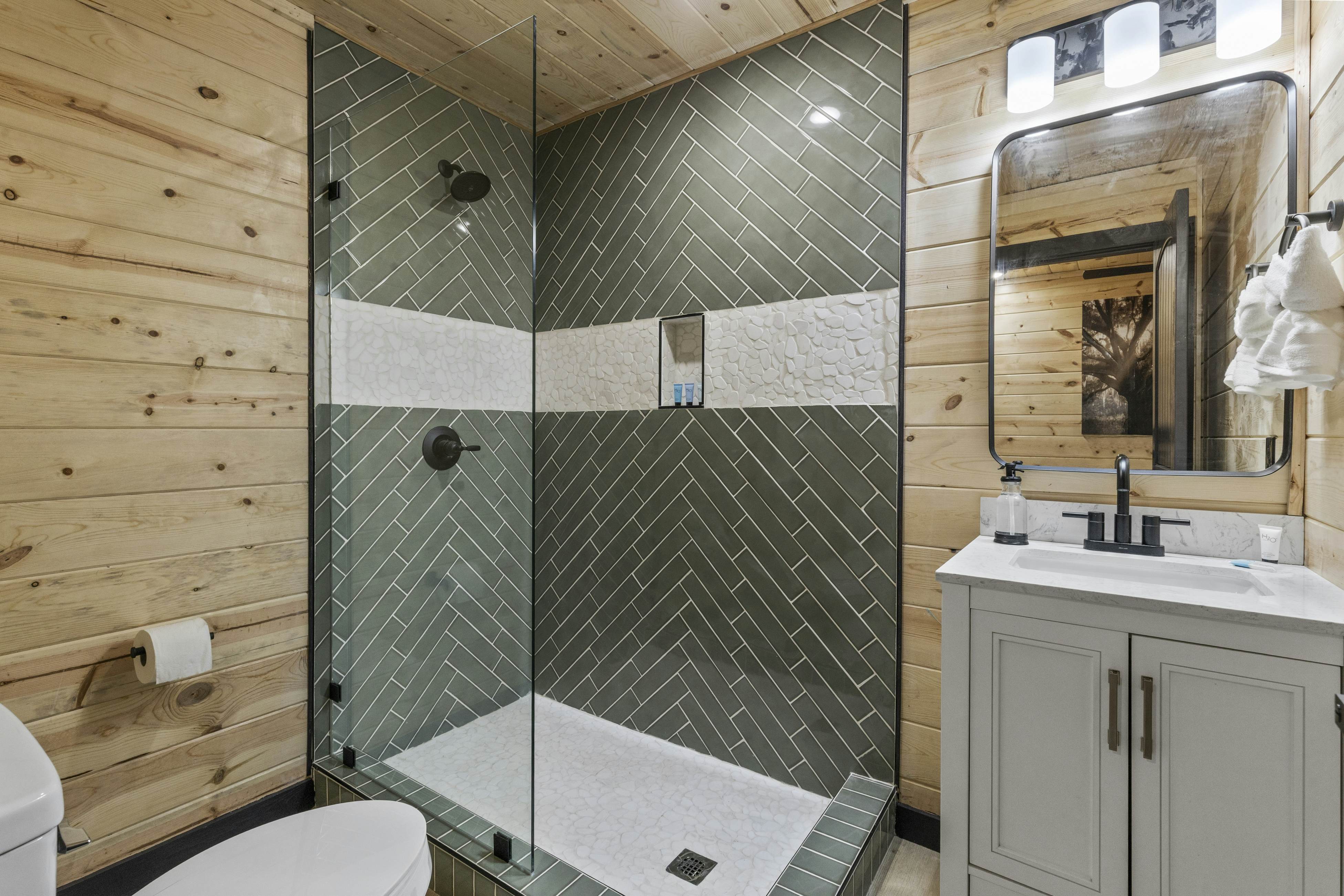 Movie Fanatic Home, Sleep 28・Hot Tub・Theater・Games