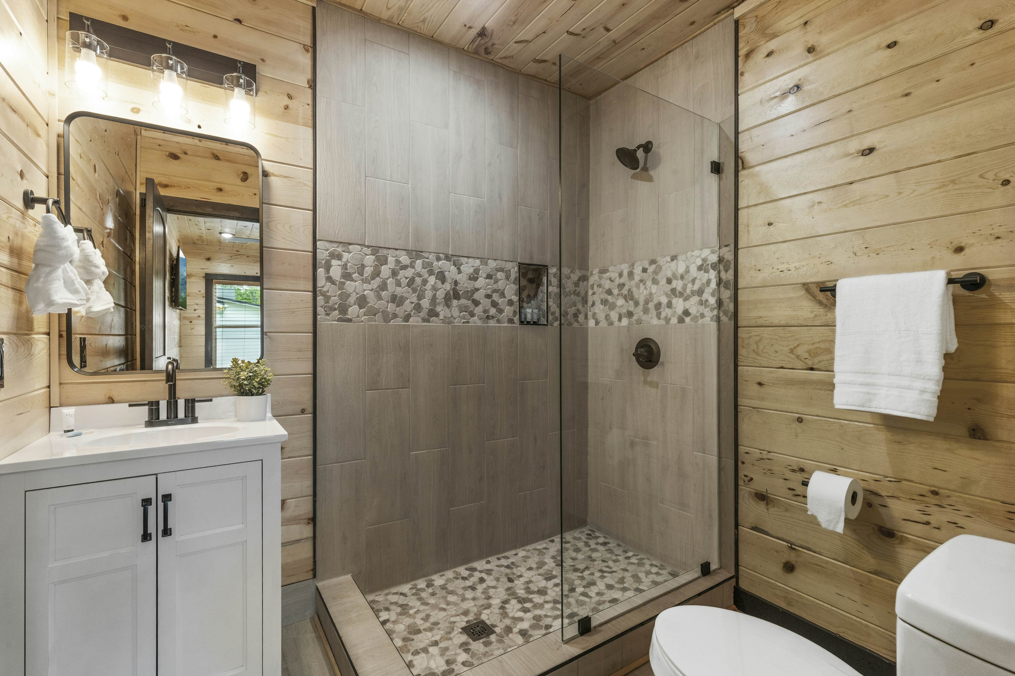 Movie Fanatic Home, Sleep 28・Hot Tub・Theater・Games