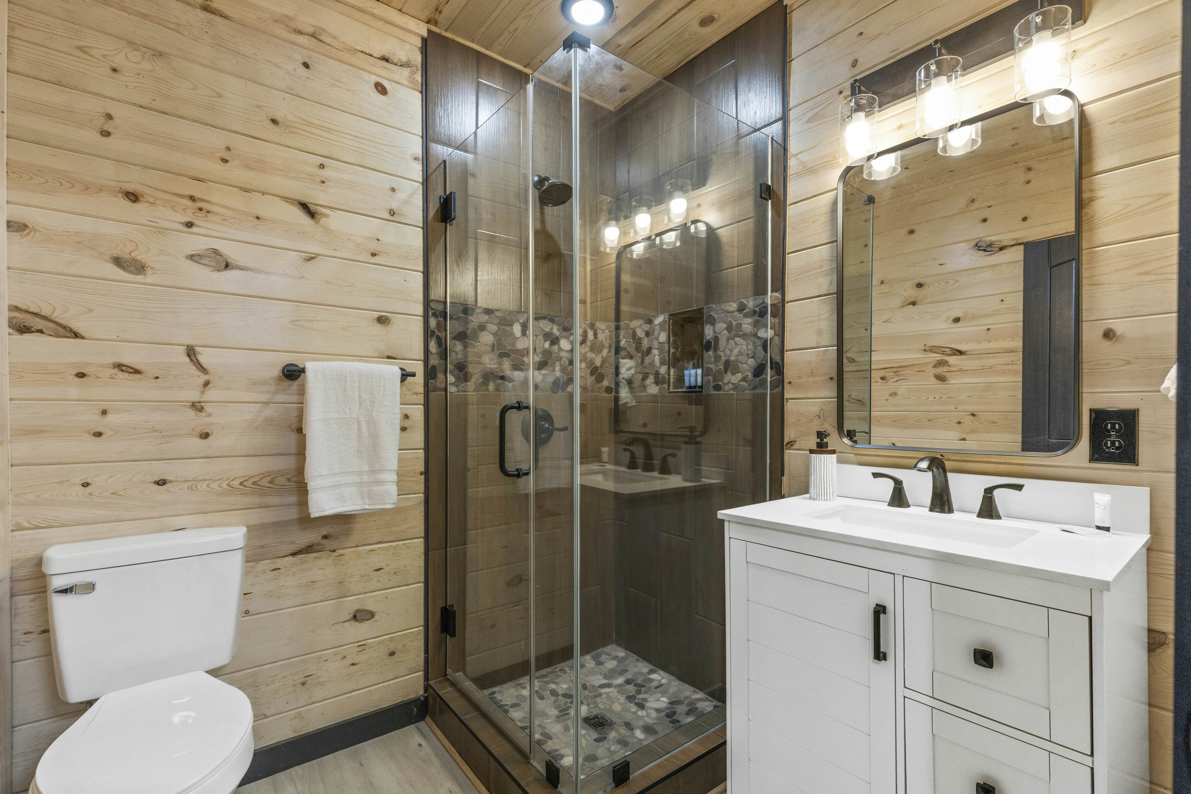 Movie Fanatic Home, Sleep 28・Hot Tub・Theater・Games