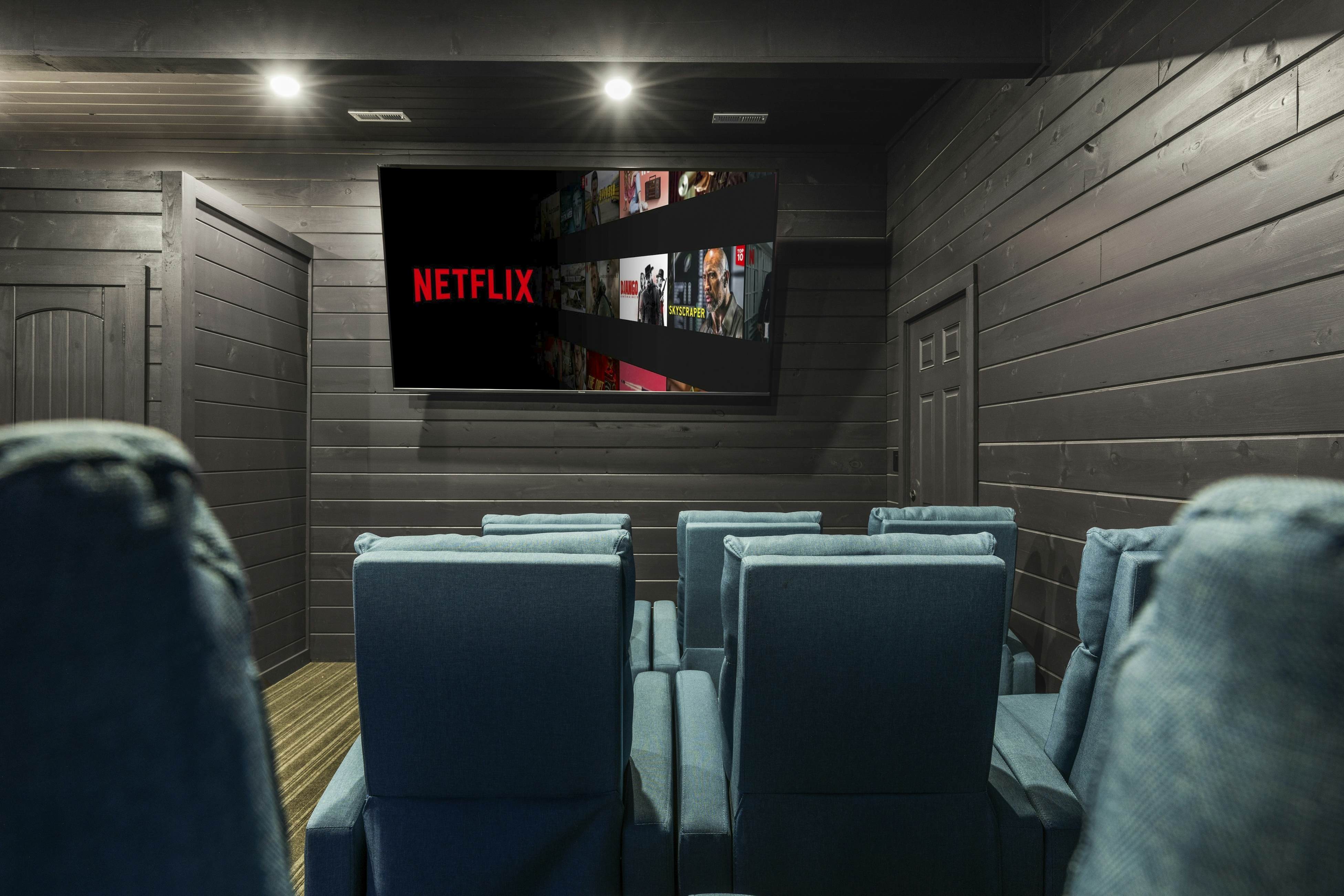 Movie Fanatic Home, Sleep 28・Hot Tub・Theater・Games