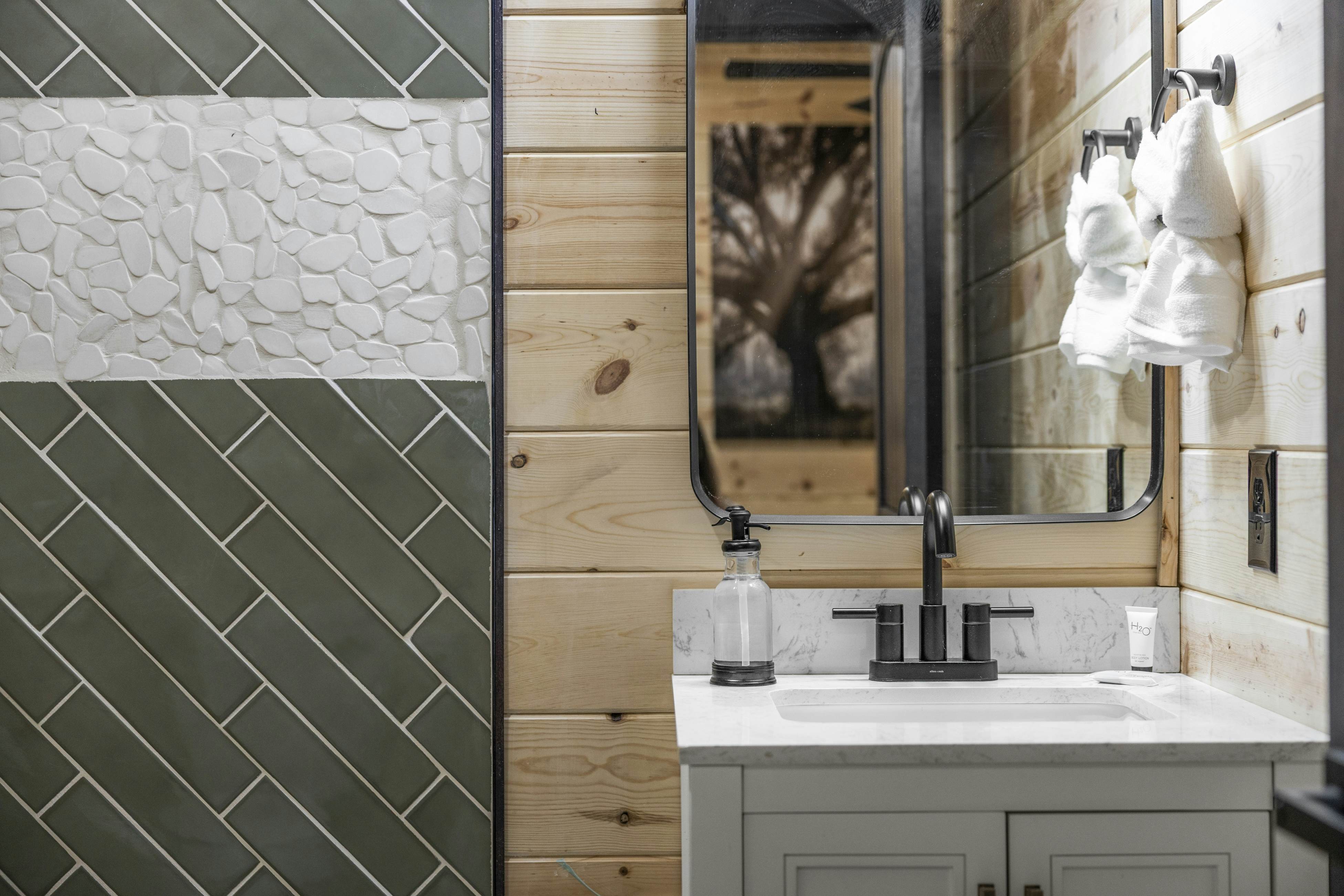 Movie Fanatic Home, Sleep 28・Hot Tub・Theater・Games