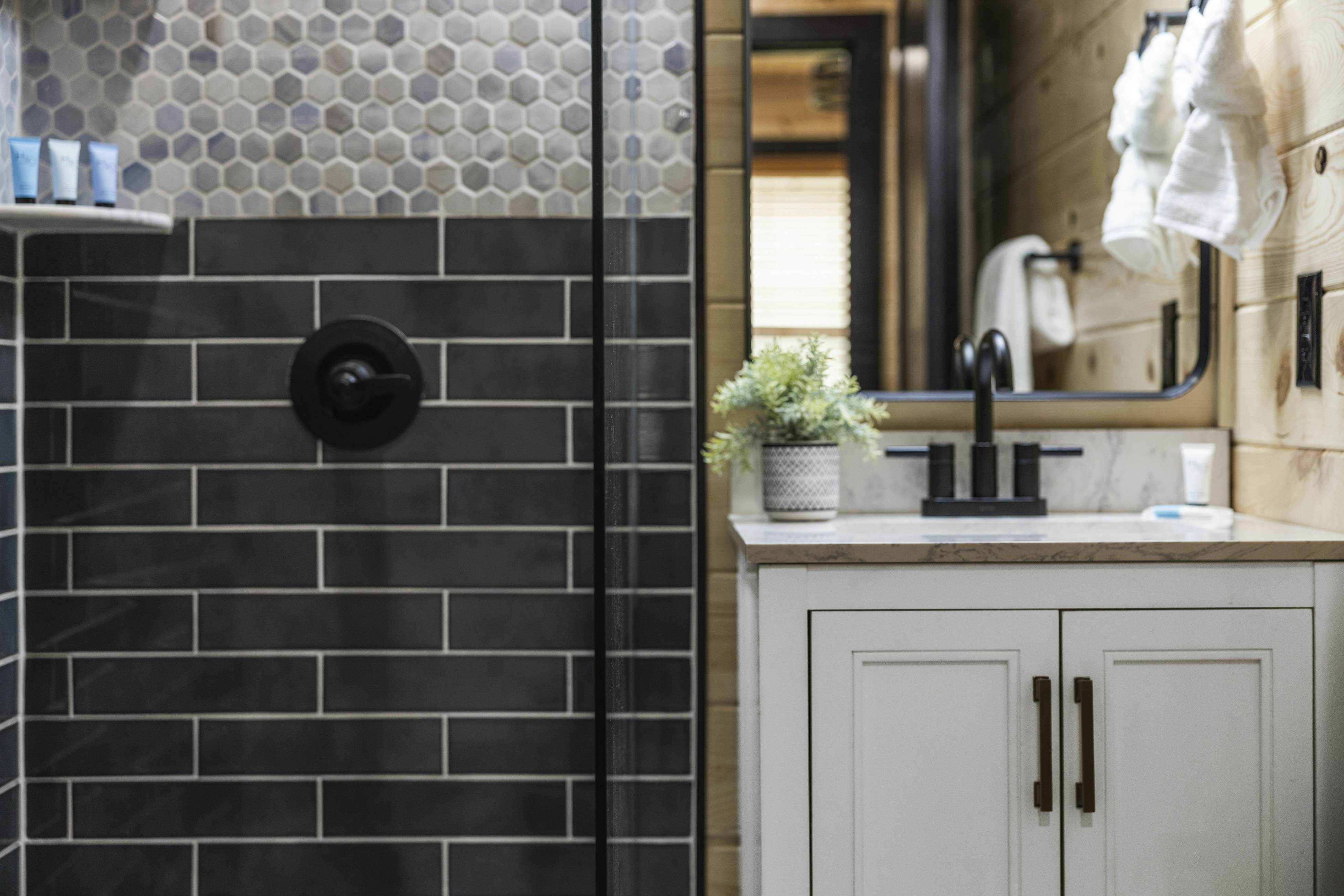 Movie Fanatic Home, Sleep 28・Hot Tub・Theater・Games