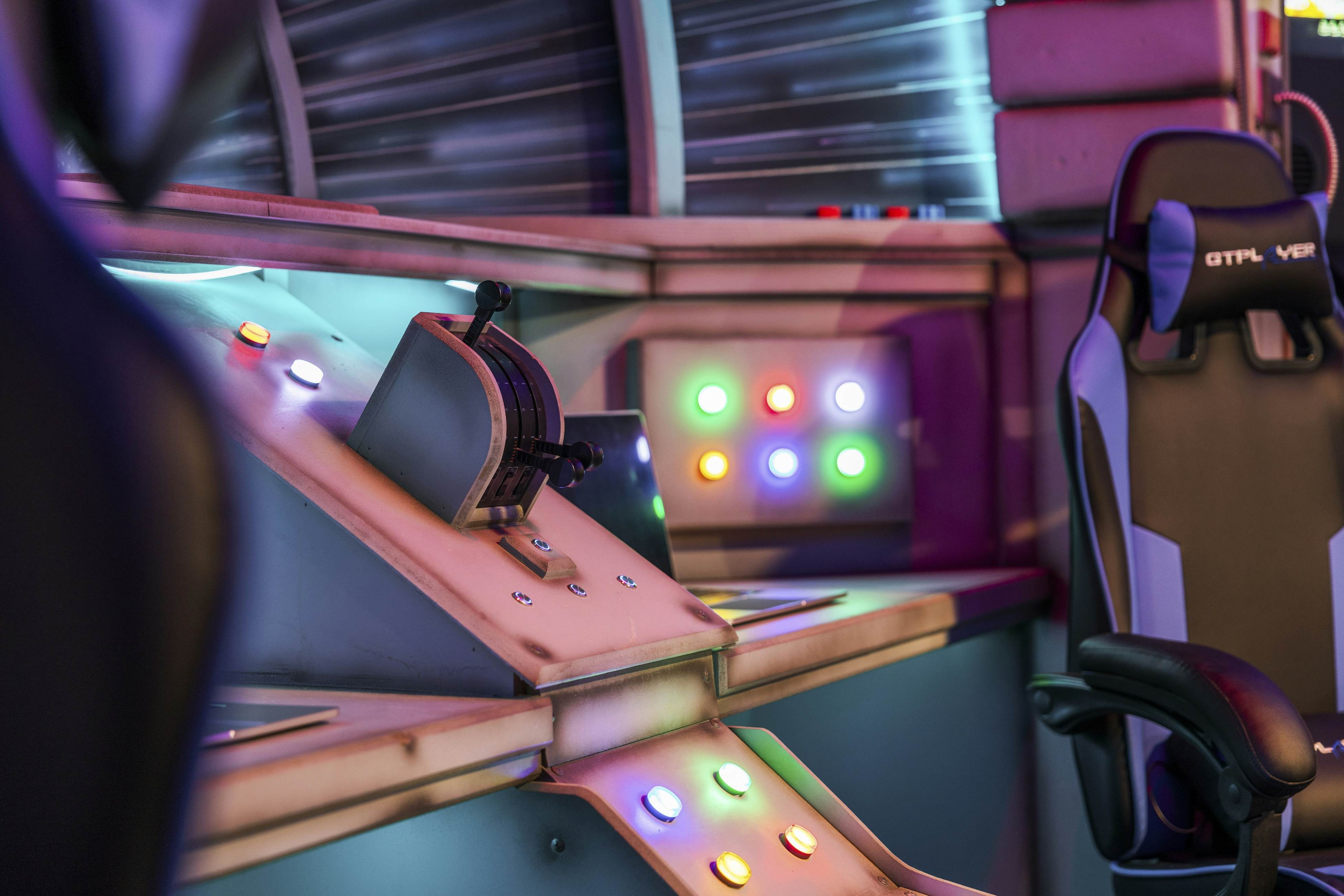 Movie Fanatic Home, Sleep 28・Hot Tub・Theater・Games