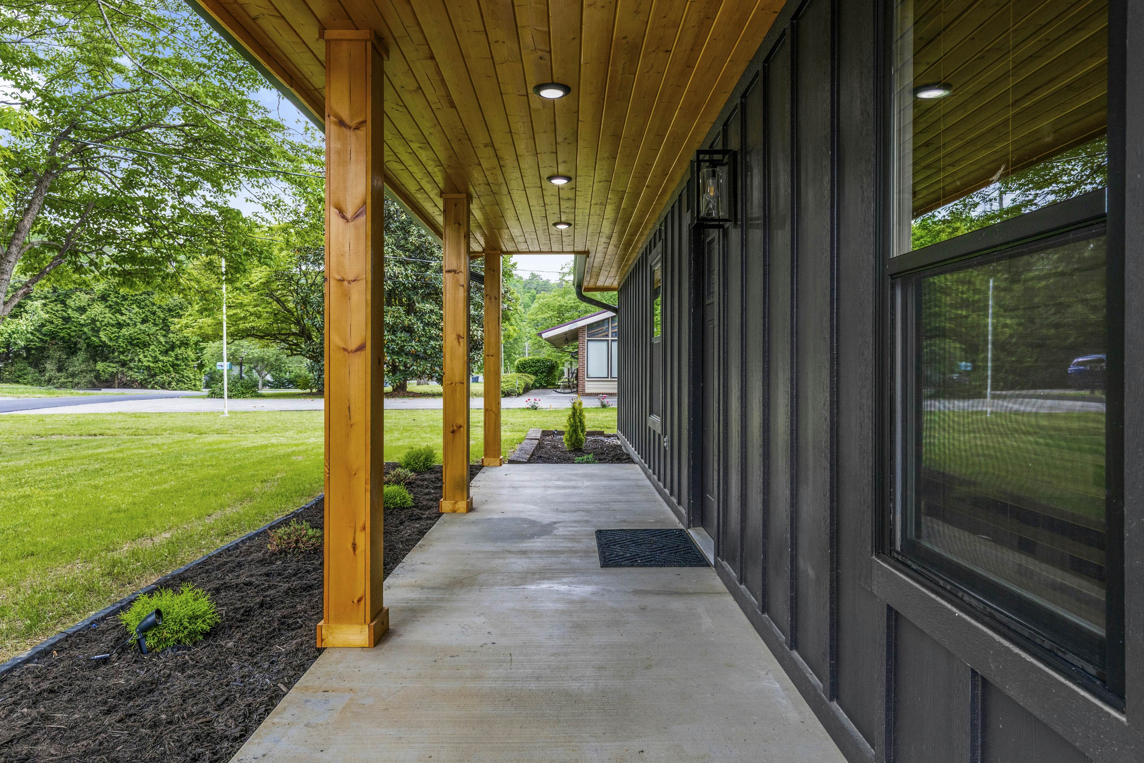 Movie Fanatic Home, Sleep 28・Hot Tub・Theater・Games