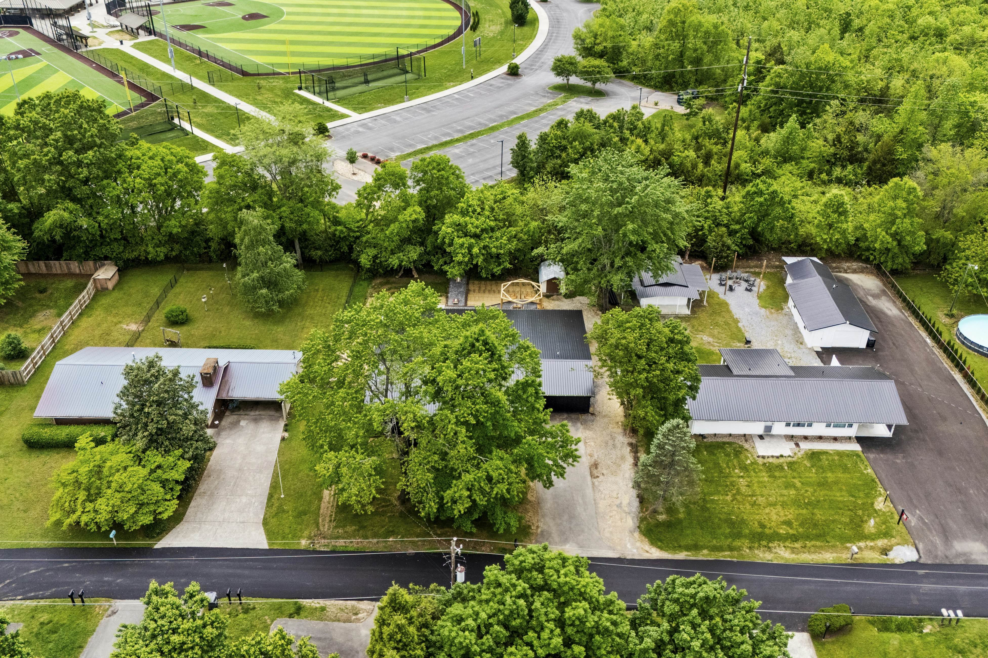 Movie Fanatic Home, Sleep 28・Hot Tub・Theater・Games