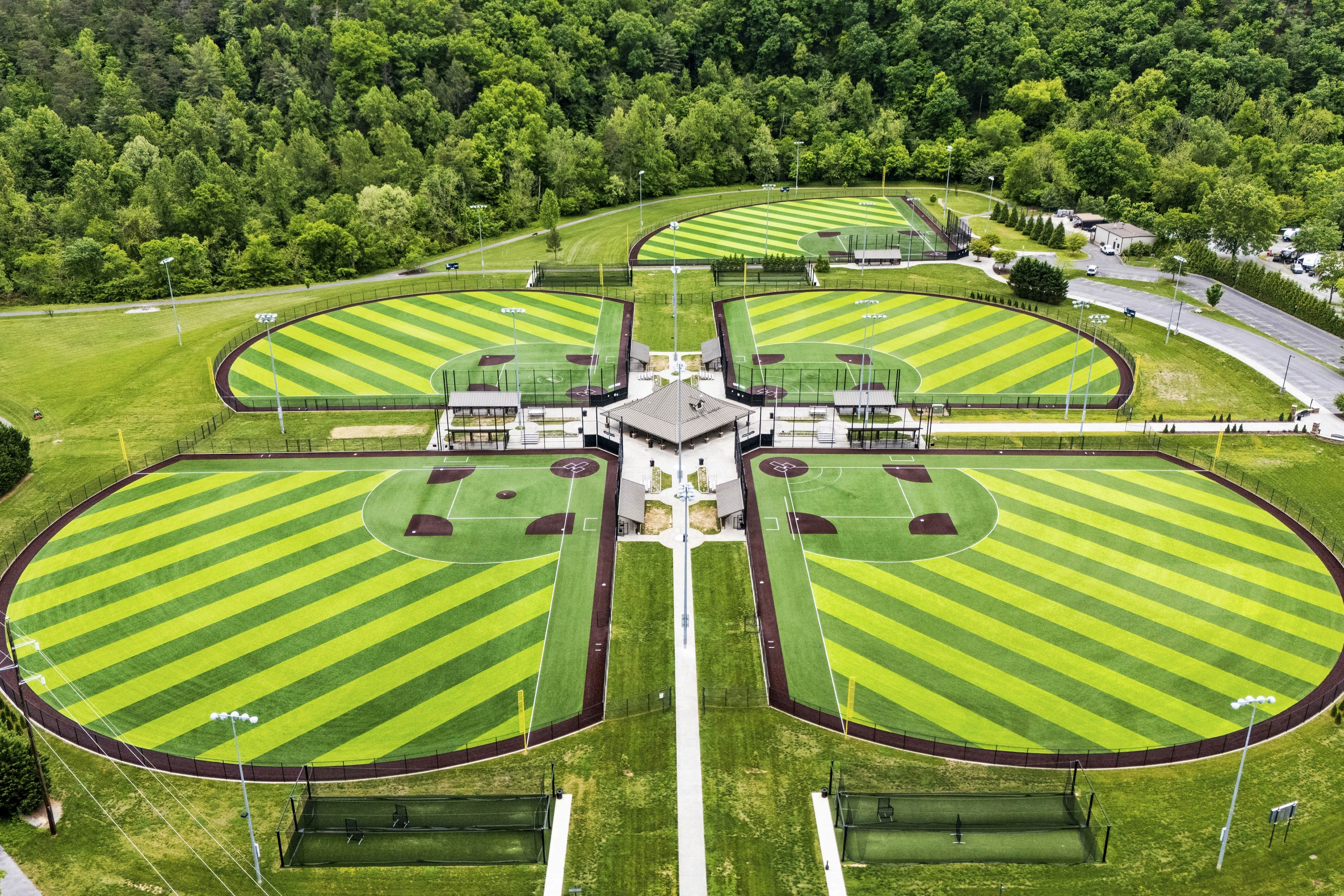 Movie Fanatic Home, Sleep 28・Hot Tub・Theater・Games