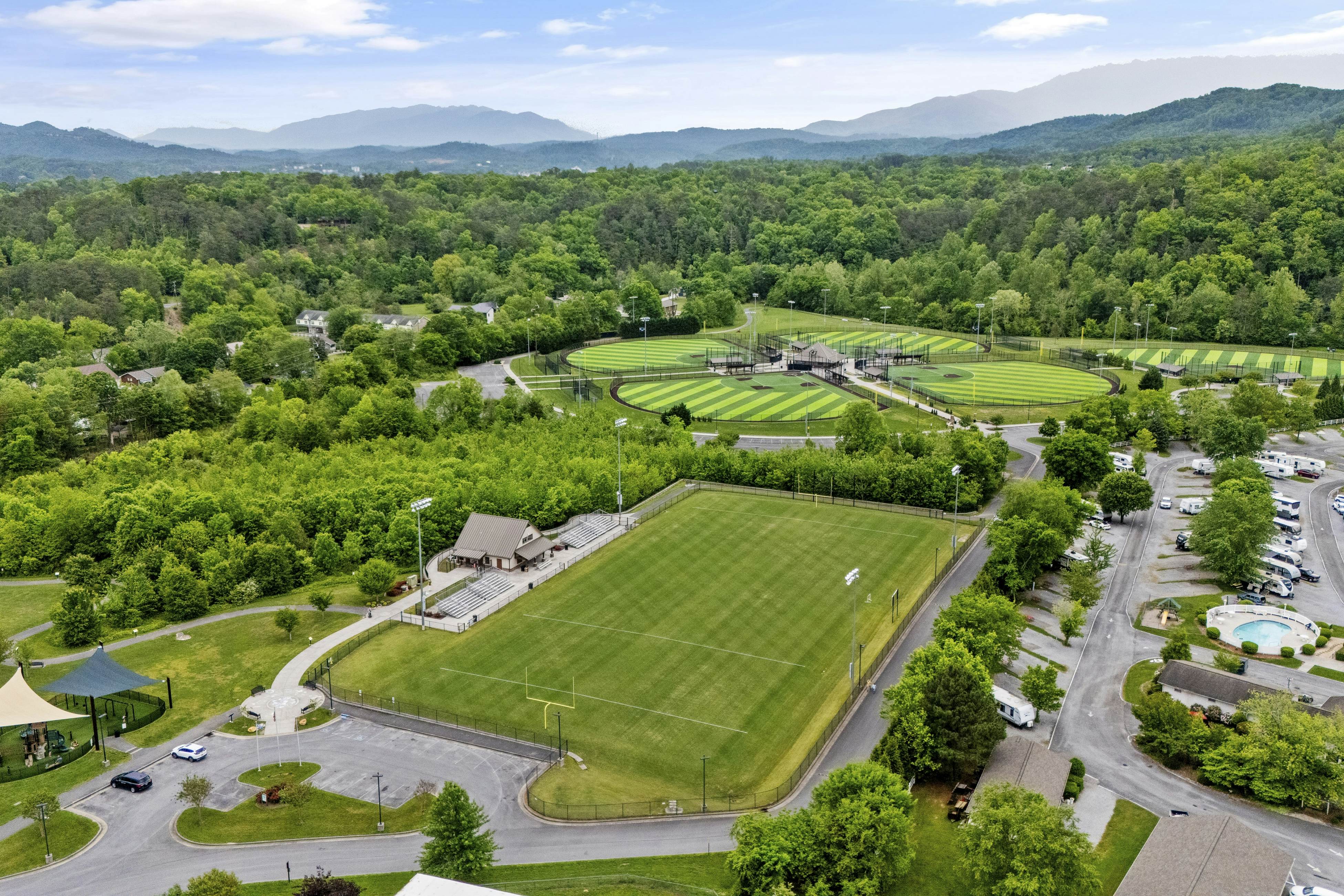 Movie Fanatic Home, Sleep 28・Hot Tub・Theater・Games