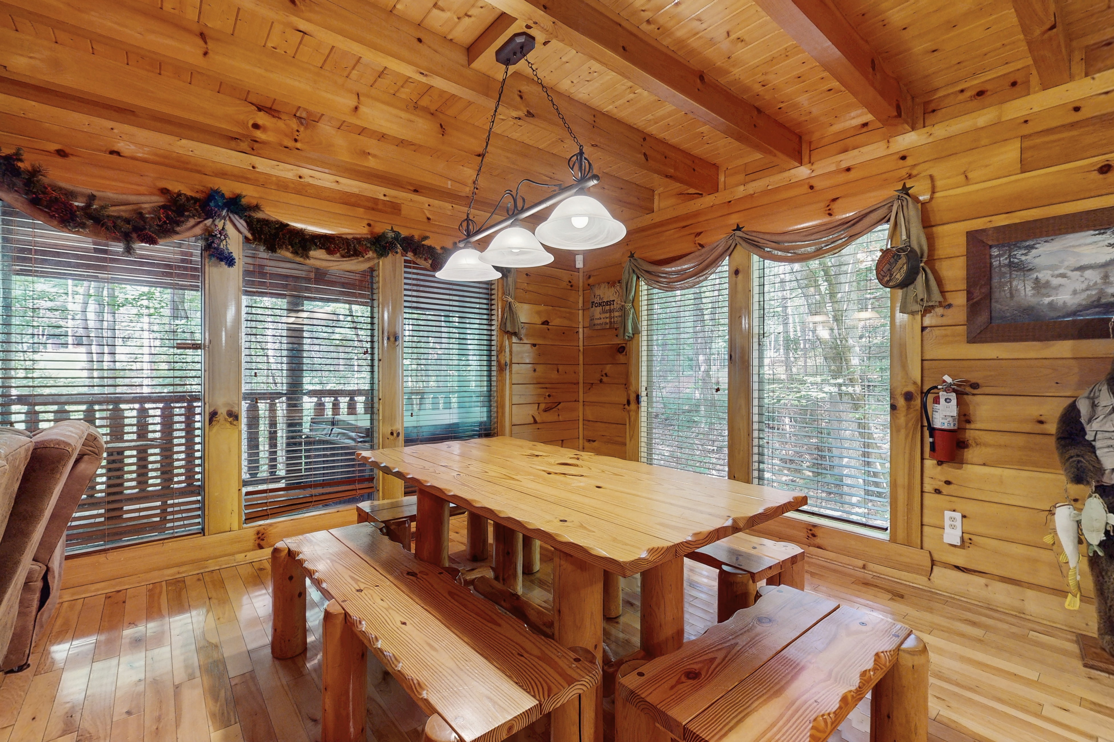 Family Friendly Cabin, Sleeps 10・Hot Tub・Jacuzzi