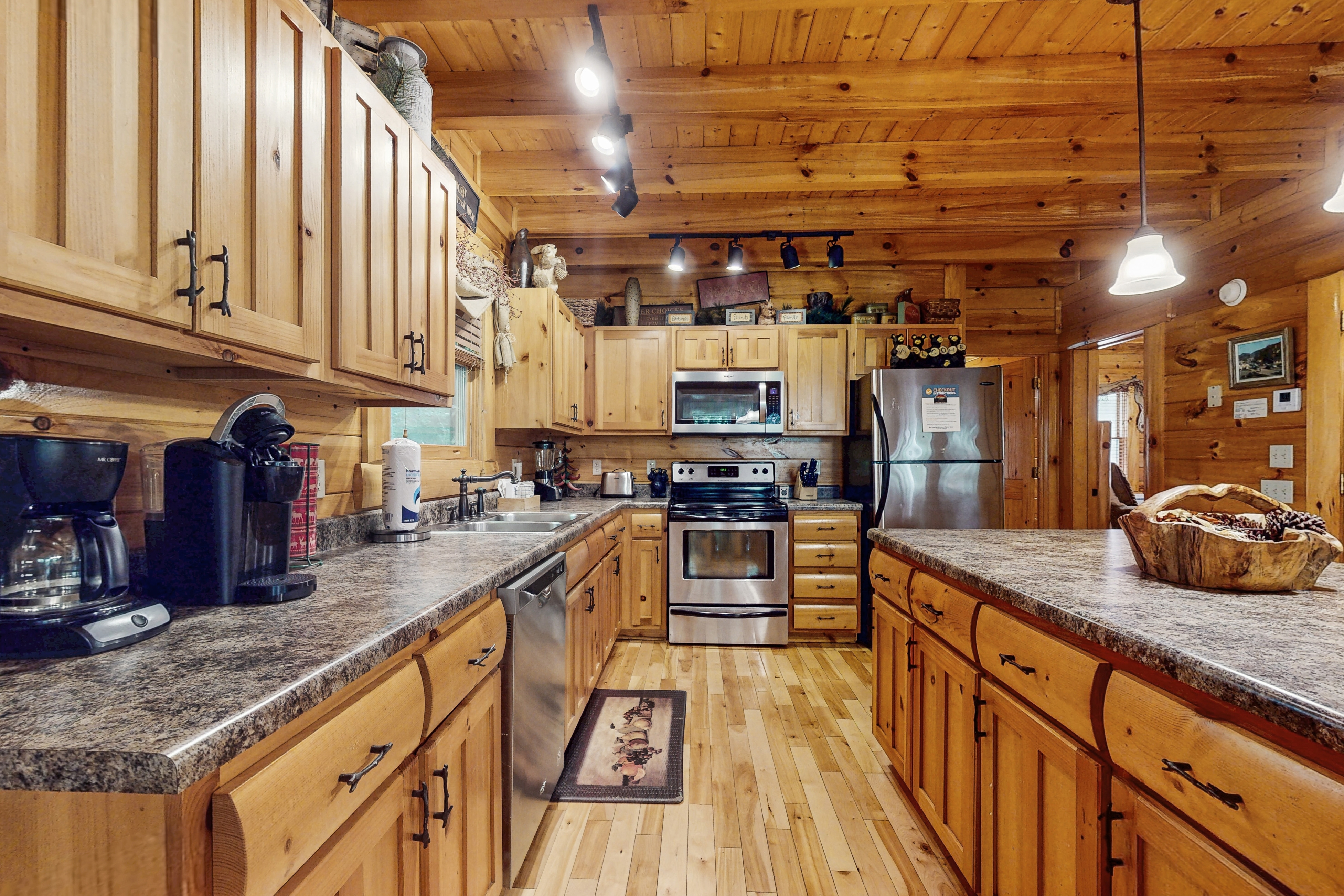 Family Friendly Cabin, Sleeps 10・Hot Tub・Jacuzzi