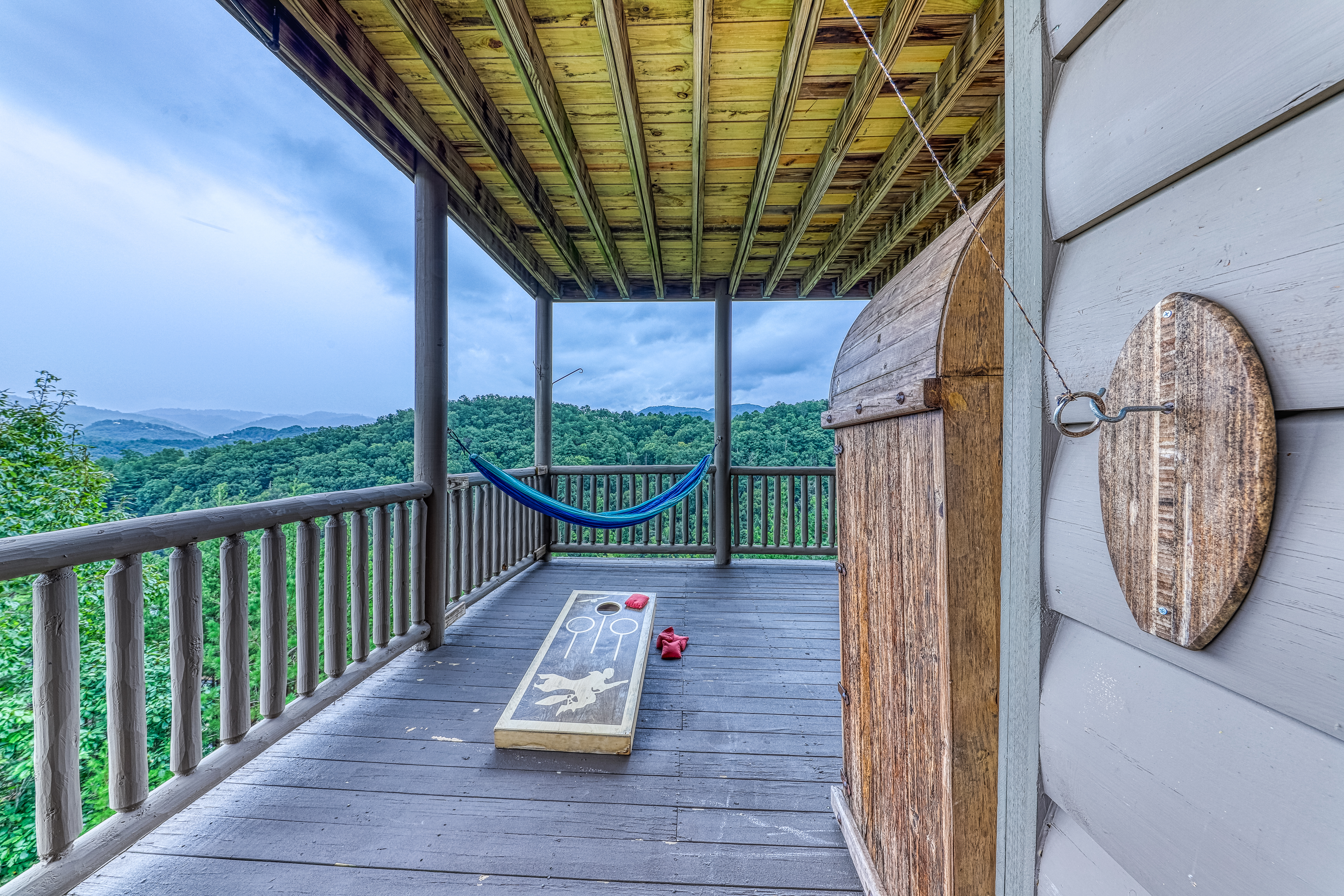 Mtn Getaway, Sleeps 12・Spectacular Views・Hot Tub