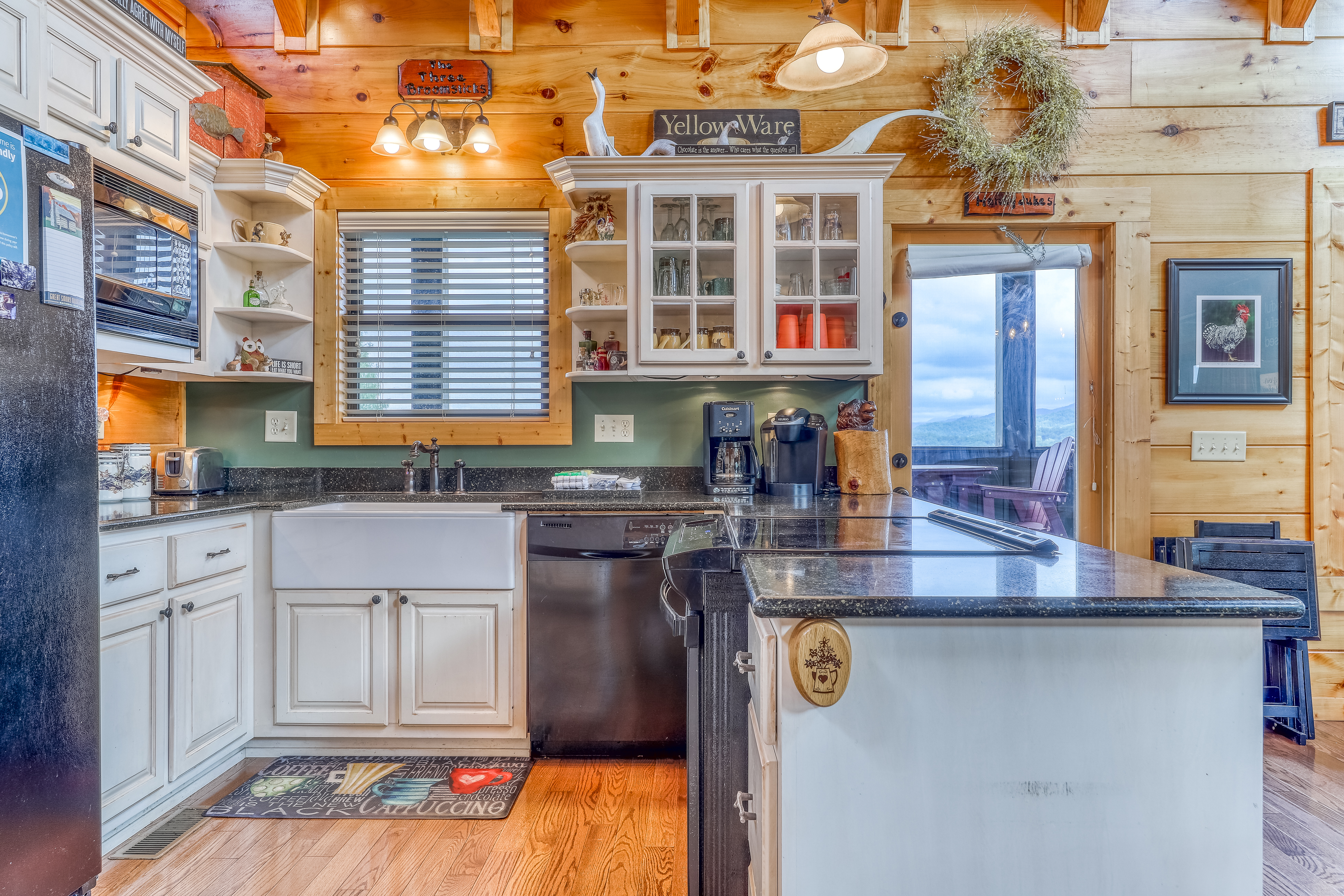 Mtn Getaway, Sleeps 12・Spectacular Views・Hot Tub