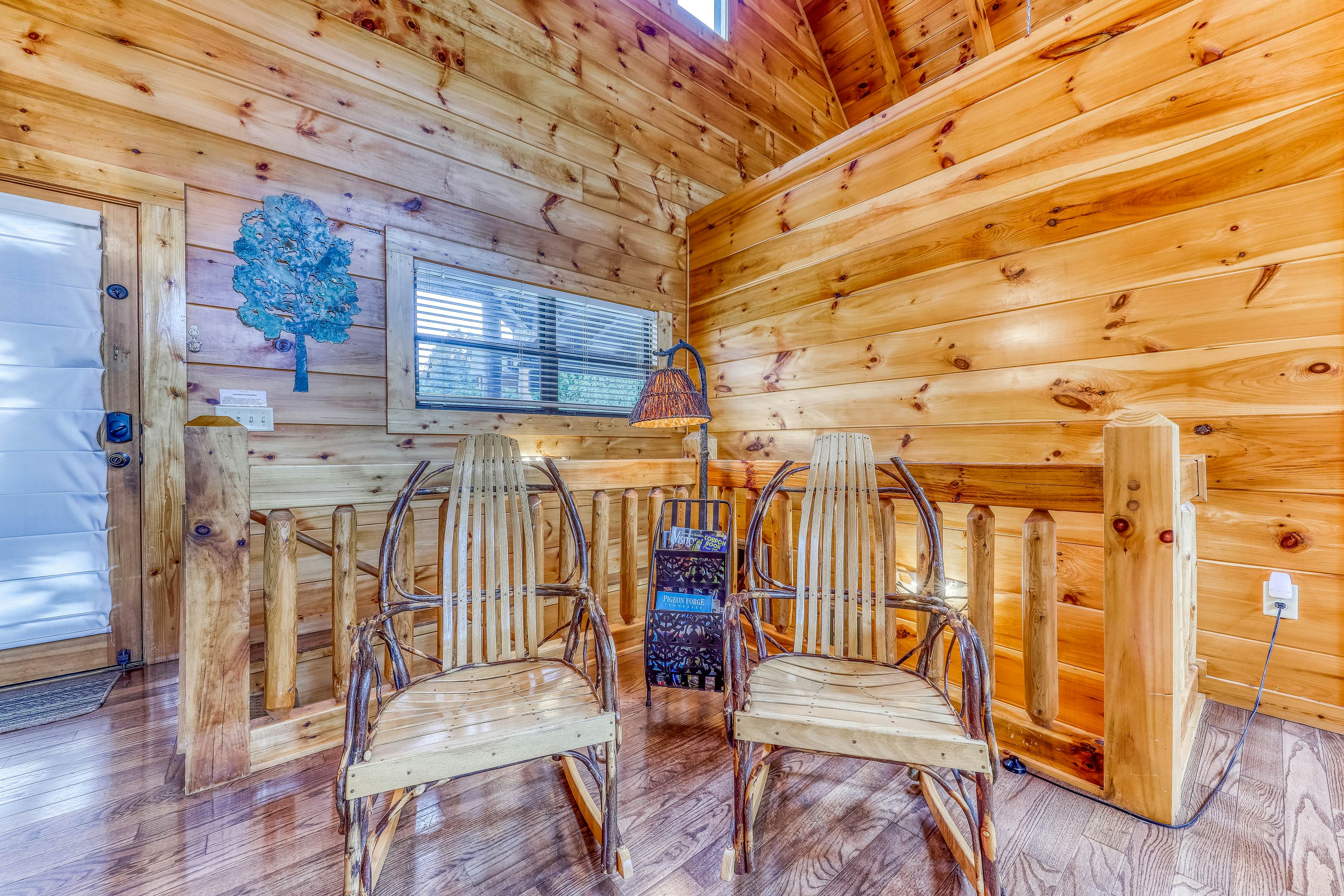 Mtn Getaway, Sleeps 12・Spectacular Views・Hot Tub